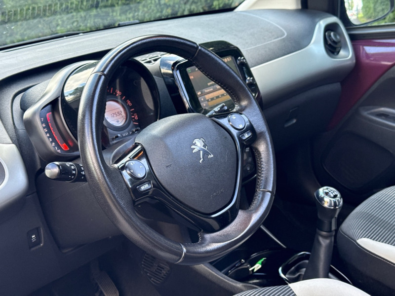 Peugeot 108 1.2 ESS 82CH ALLURE 5P * TOIT OUVRANT * CAMERA * GARANTIE