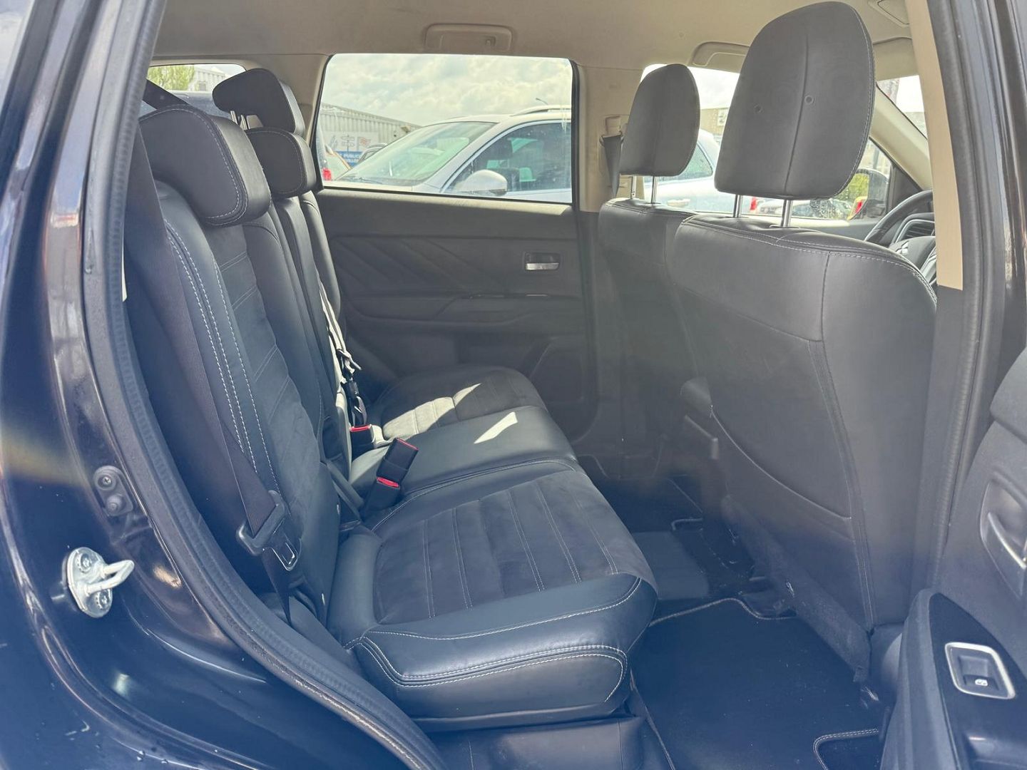 Mitsubishi OUTLANDER PHEV HYBRIDE RECHARGEABLE 200CH INTENSE STYLE