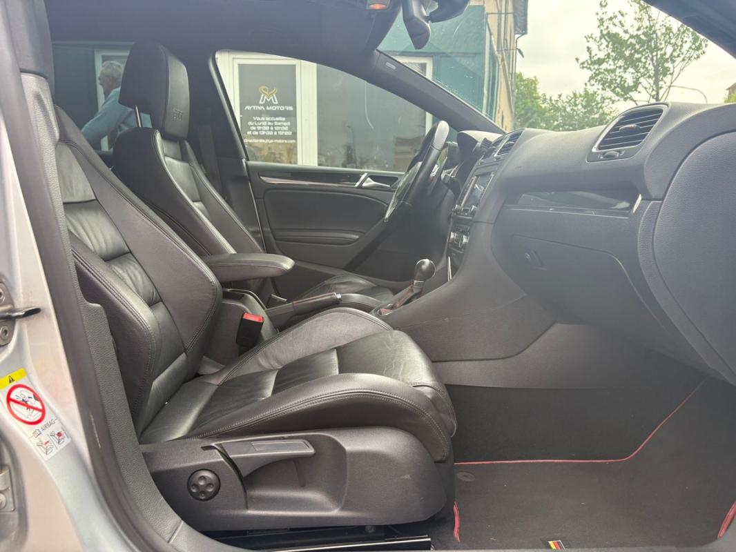 Volkswagen Golf 6 GTI phase 1 - 210 cv Boite DSG 7