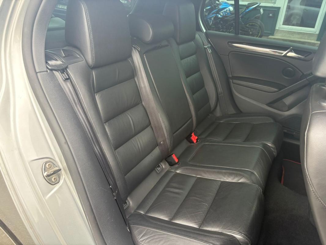 Volkswagen Golf 6 GTI phase 1 - 210 cv Boite DSG 7