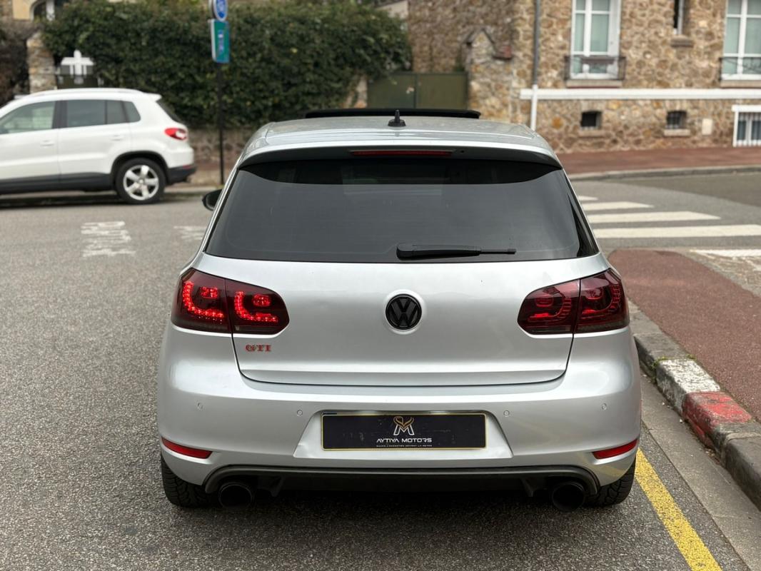 Volkswagen Golf 6 GTI phase 1 - 210 cv Boite DSG 7