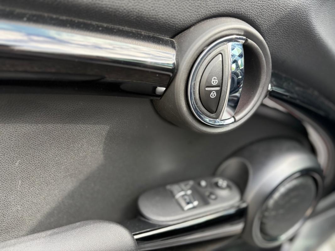 Mini Mini JOHN COOPER WORKS (F56) 3 Portes JCW 2.0 i 16V 231 cv Boîte auto * FULL OPTIONS