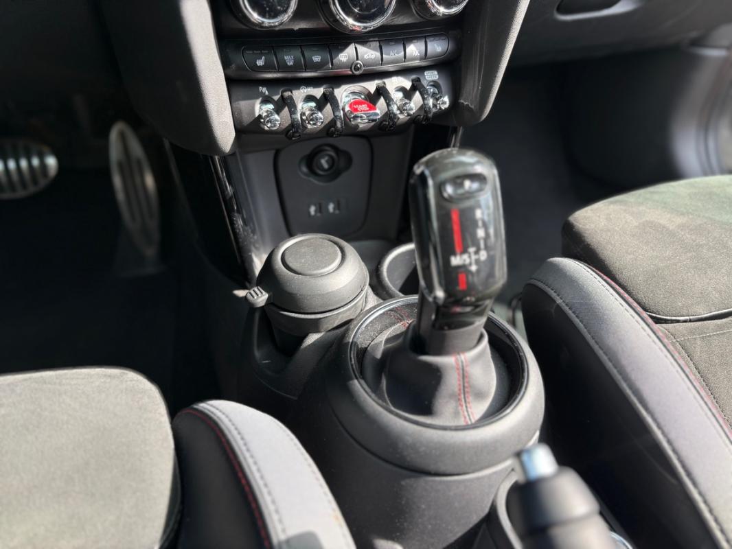 Mini Mini JOHN COOPER WORKS (F56) 3 Portes JCW 2.0 i 16V 231 cv Boîte auto * FULL OPTIONS