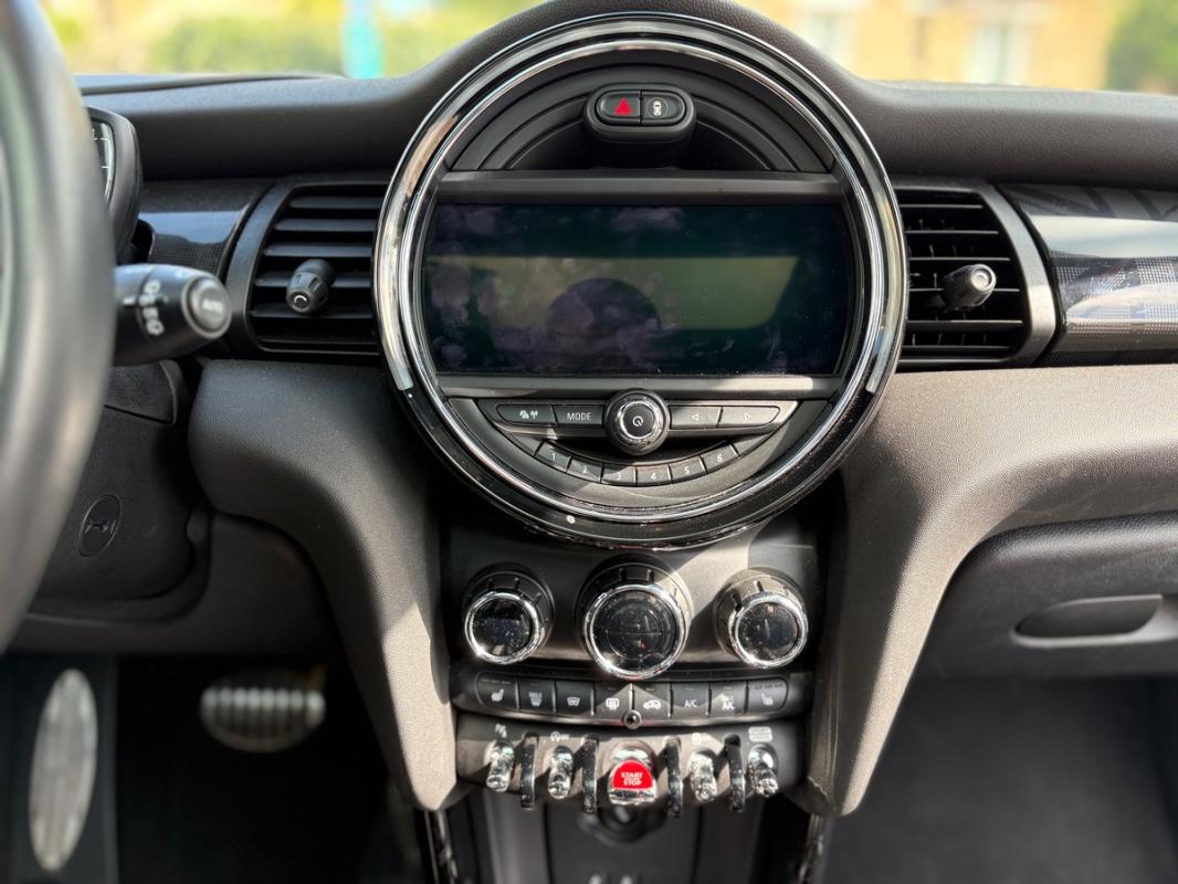 Mini Mini JOHN COOPER WORKS (F56) 3 Portes JCW 2.0 i 16V 231 cv Boîte auto * FULL OPTIONS