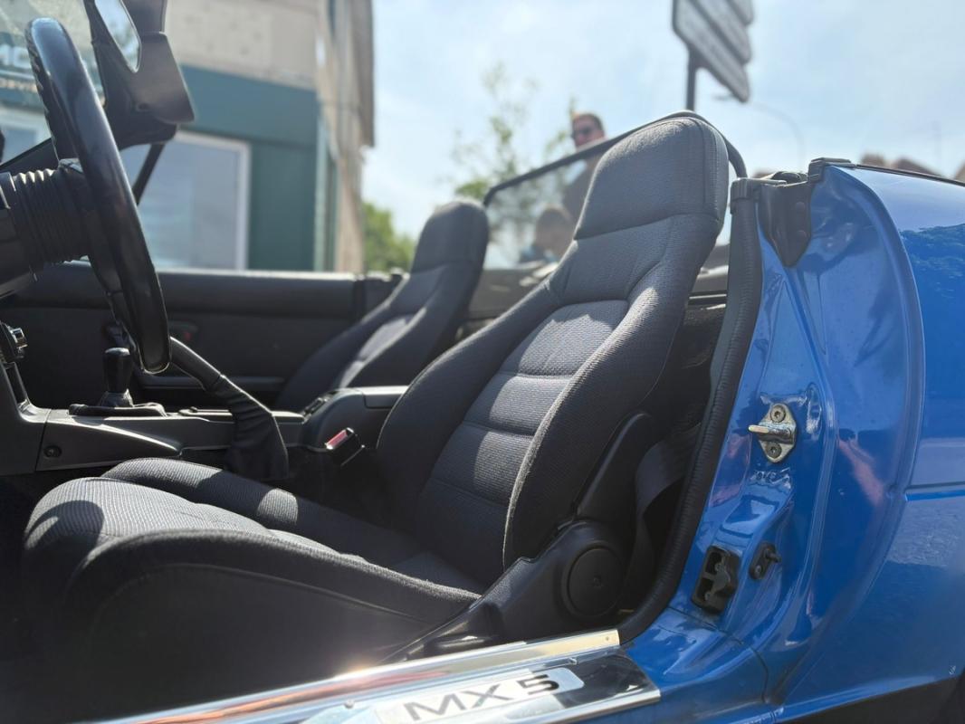 Mazda Mx5 Miata NA Blue Mariner