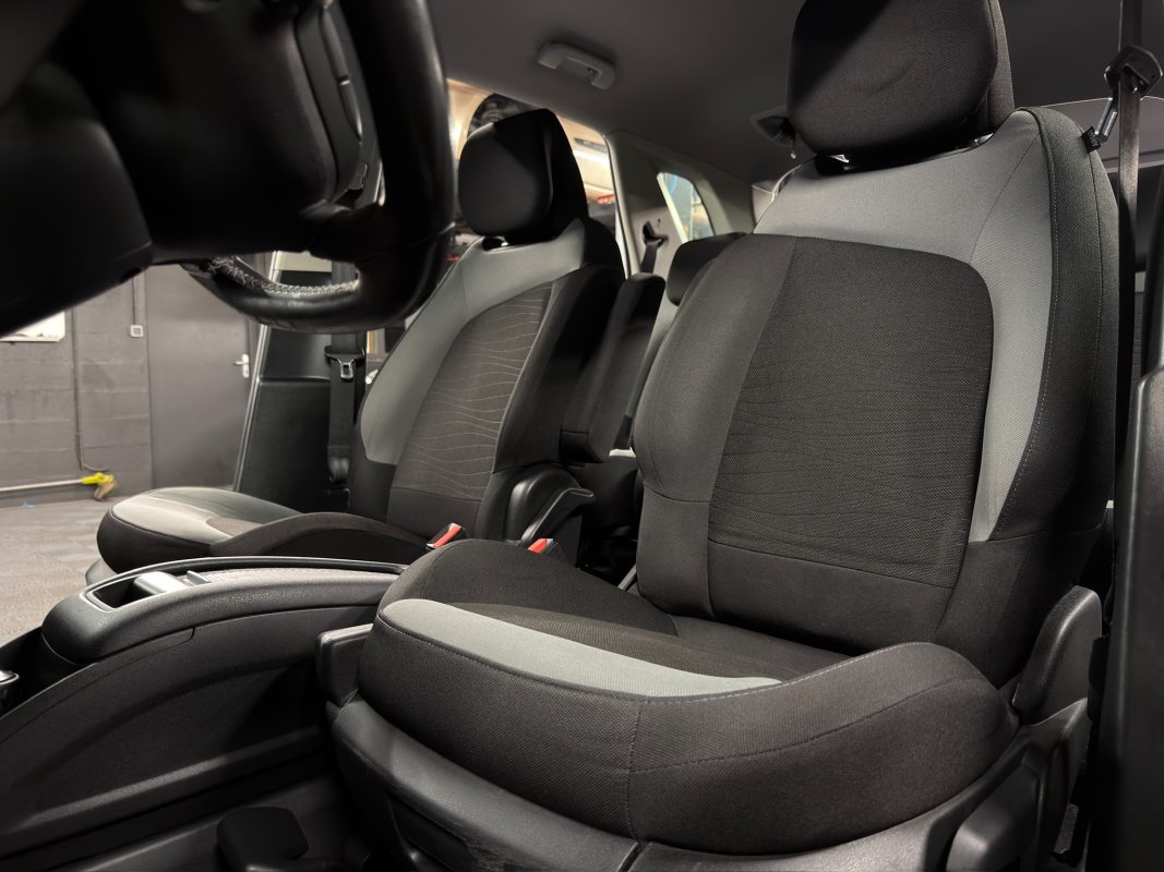 Citroen C4 II INTENSIVE 1.6 E HDI 115 Cv BOITE AUTOMATIQUE / 5 PLACES - GARANTIE 1 AN