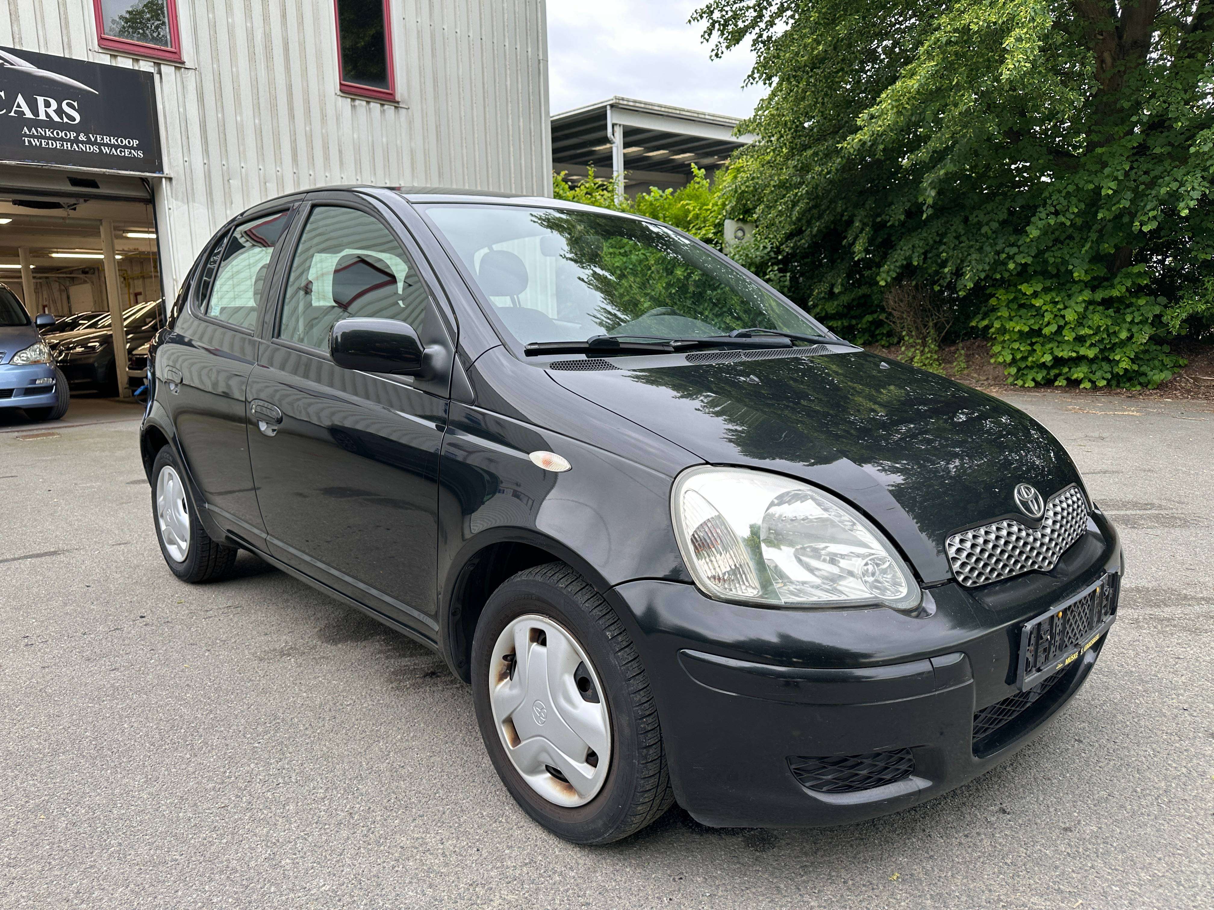 Toyota Yaris 1.3i VVT-i 16v Linea Sol / export uniquement