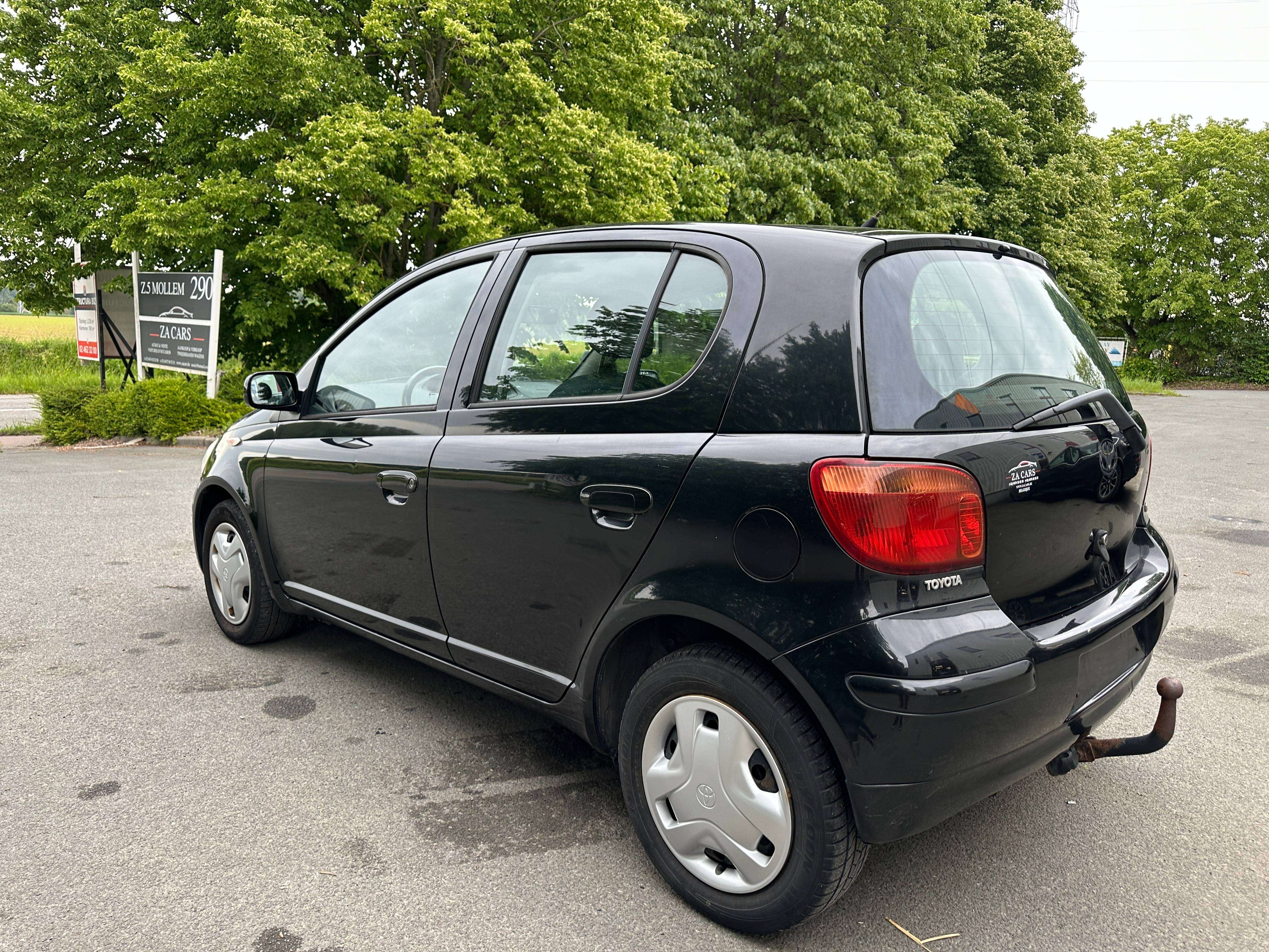 Toyota Yaris 1.3i VVT-i 16v Linea Sol / export uniquement