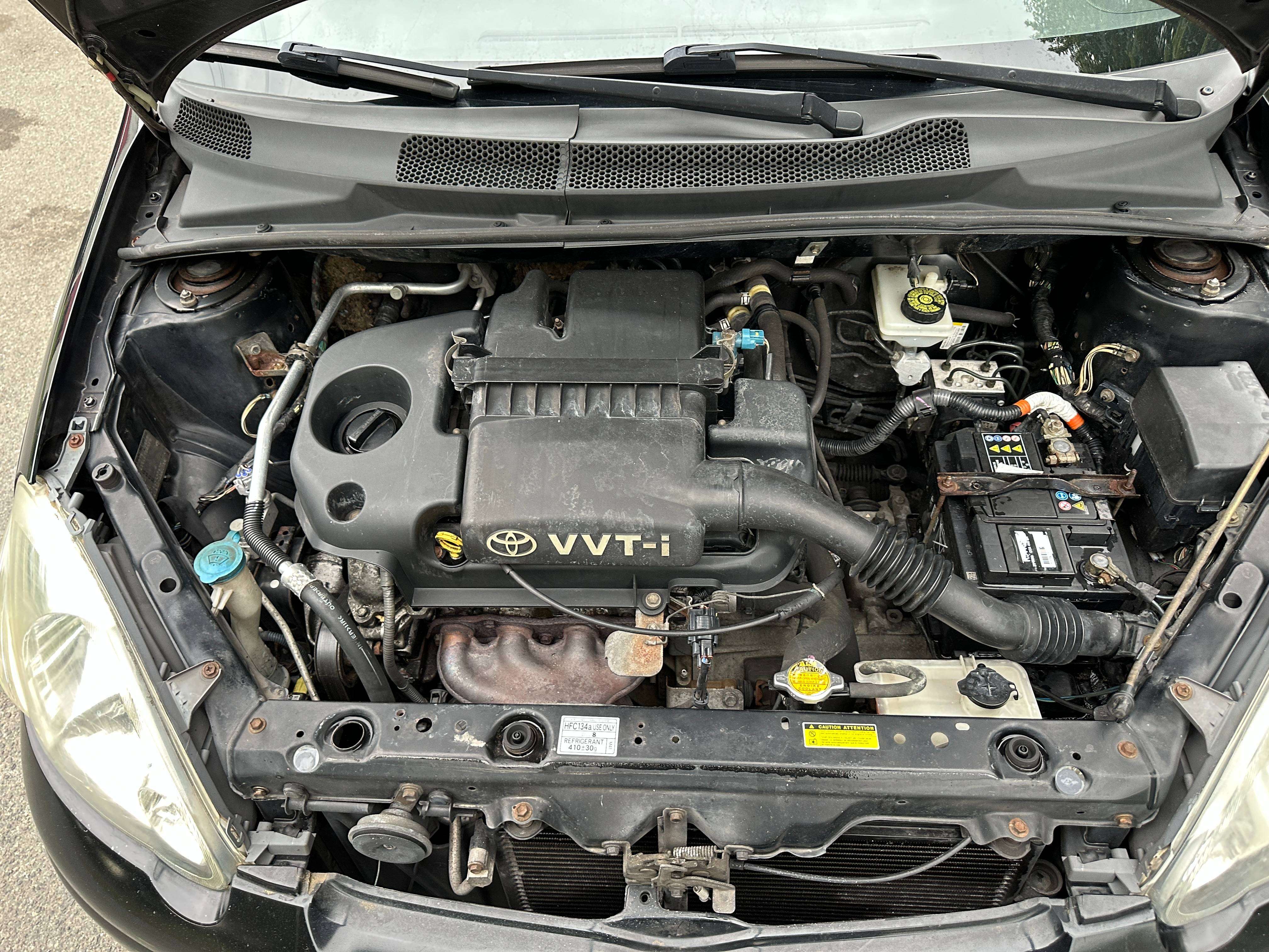 Toyota Yaris 1.3i VVT-i 16v Linea Sol / export uniquement