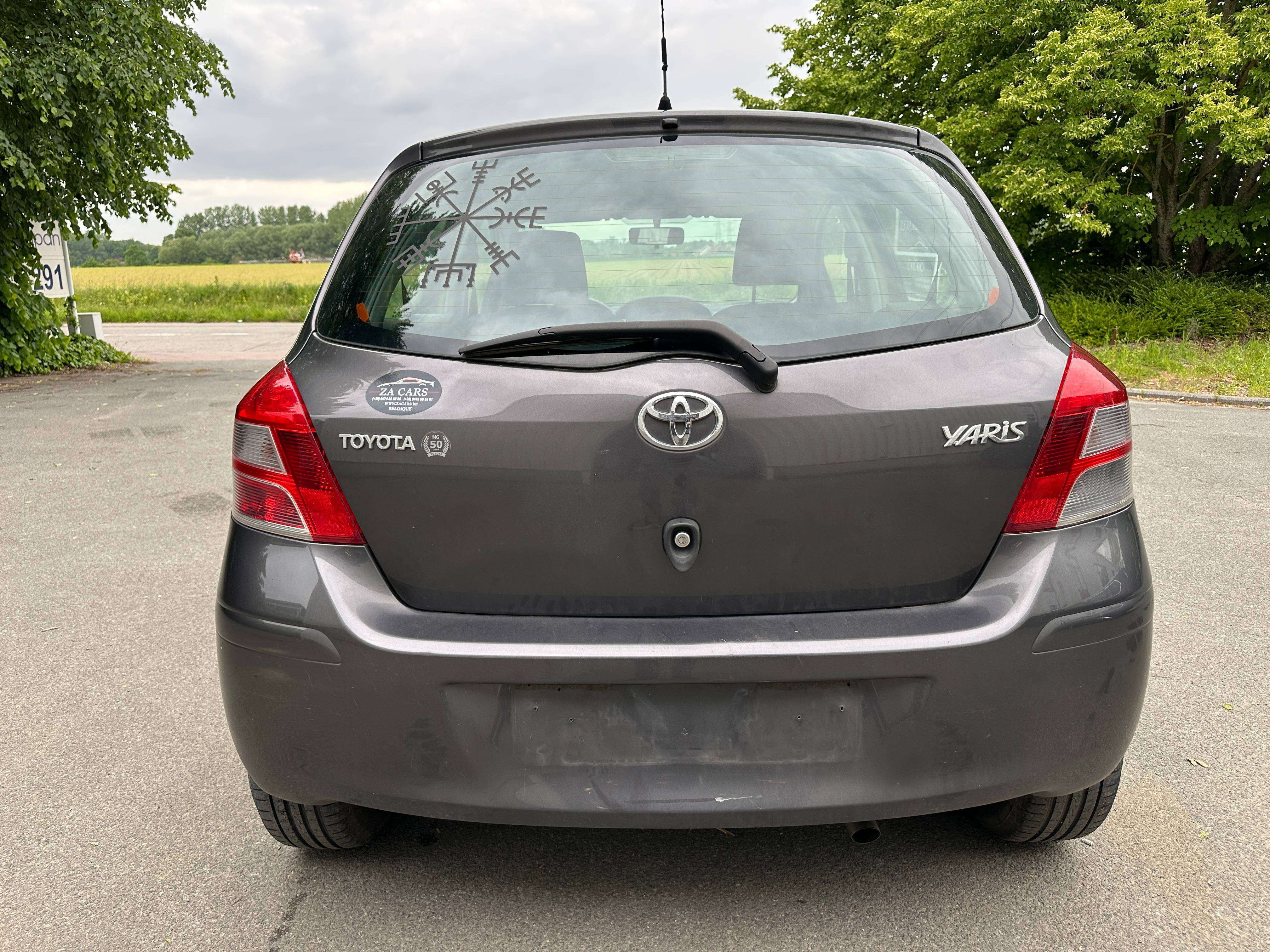Toyota Yaris 1.33i VVT-i London / Export uniquement