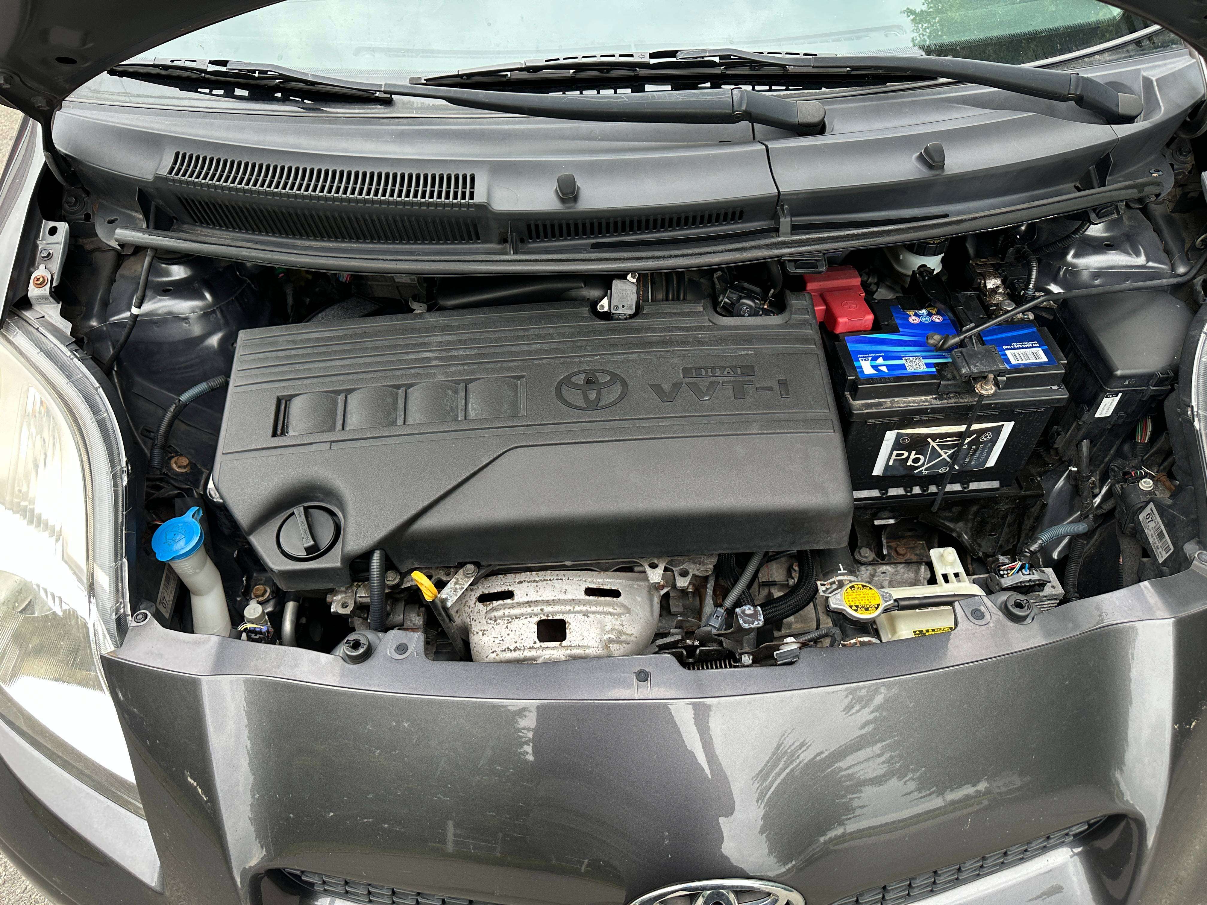 Toyota Yaris 1.33i VVT-i London / Export uniquement