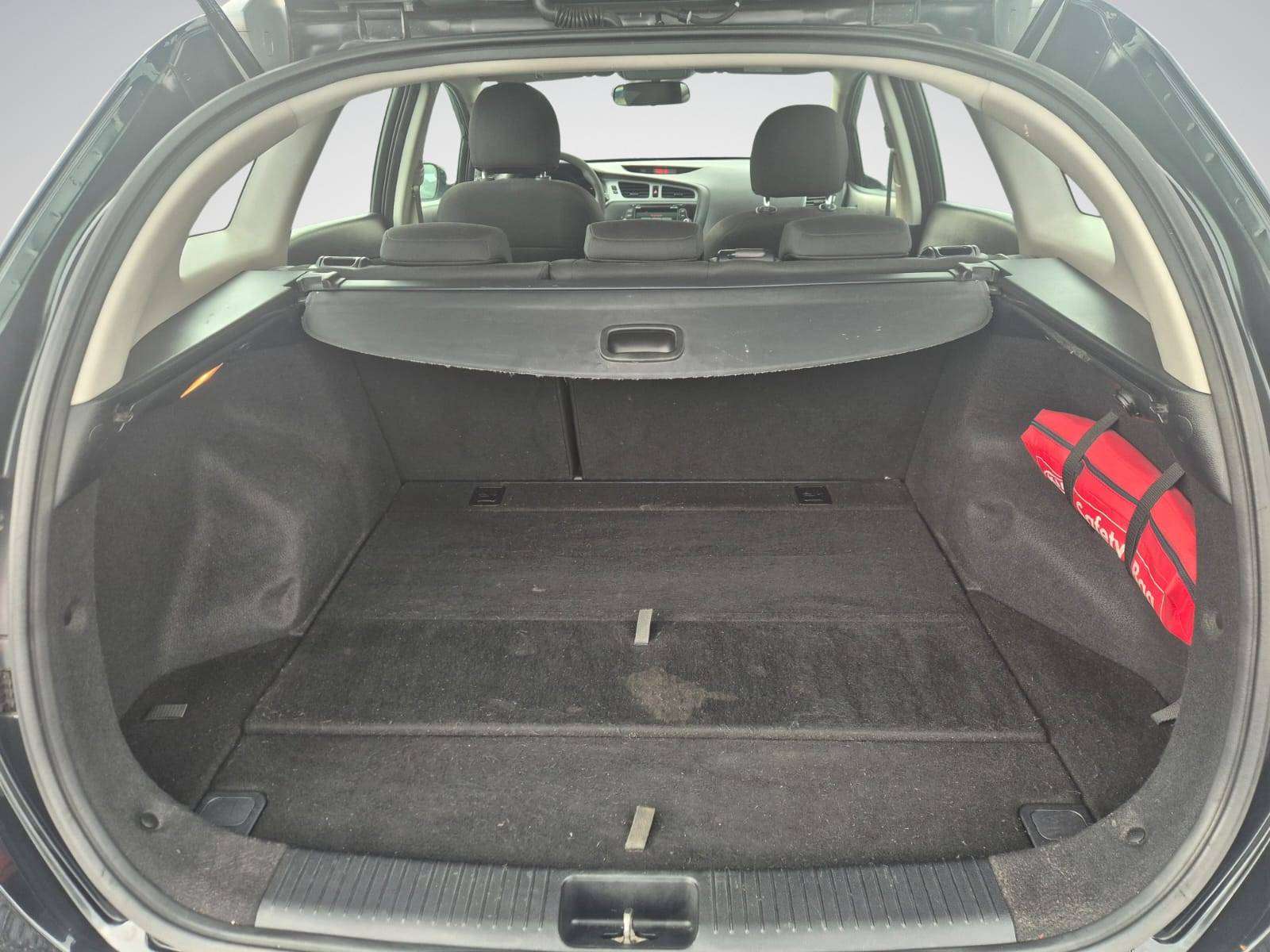 Kia Ceed SW / cee'd SW 1.6 CRDi Mind / Camera / GPS / USB / Garantie 12M