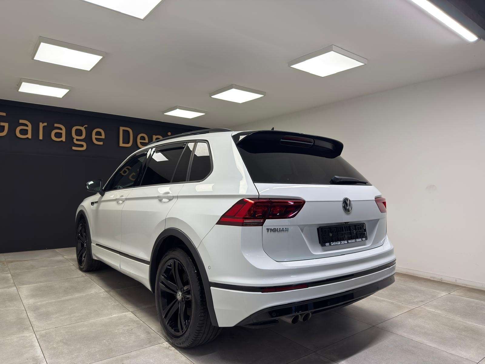 Volkswagen Tiguan 2.0 TDI R-Line**TOIT OUVRANT**BOITE AUTO**GPS**GAR
