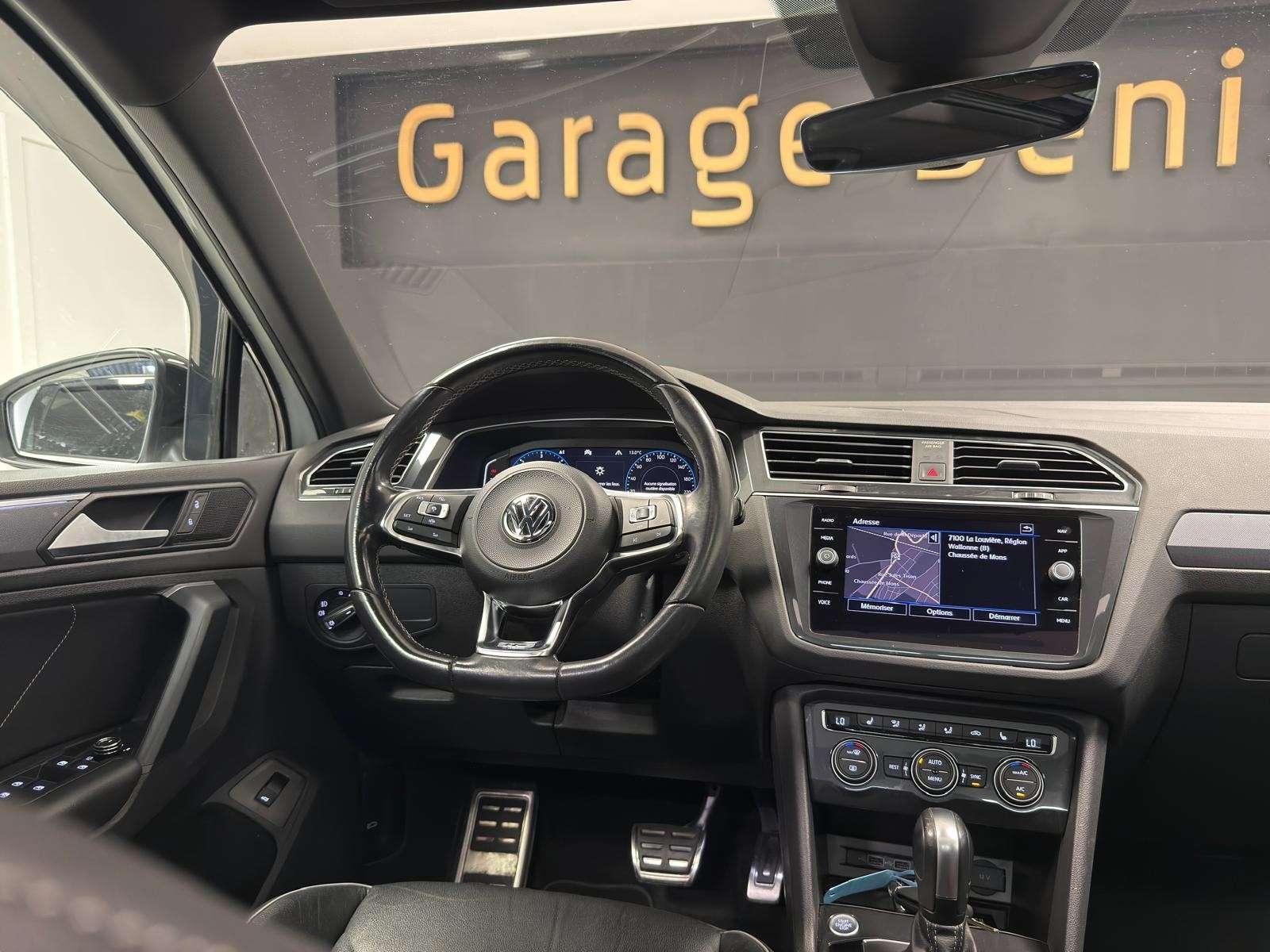 Volkswagen Tiguan 2.0 TDI R-Line**TOIT OUVRANT**BOITE AUTO**GPS**GAR