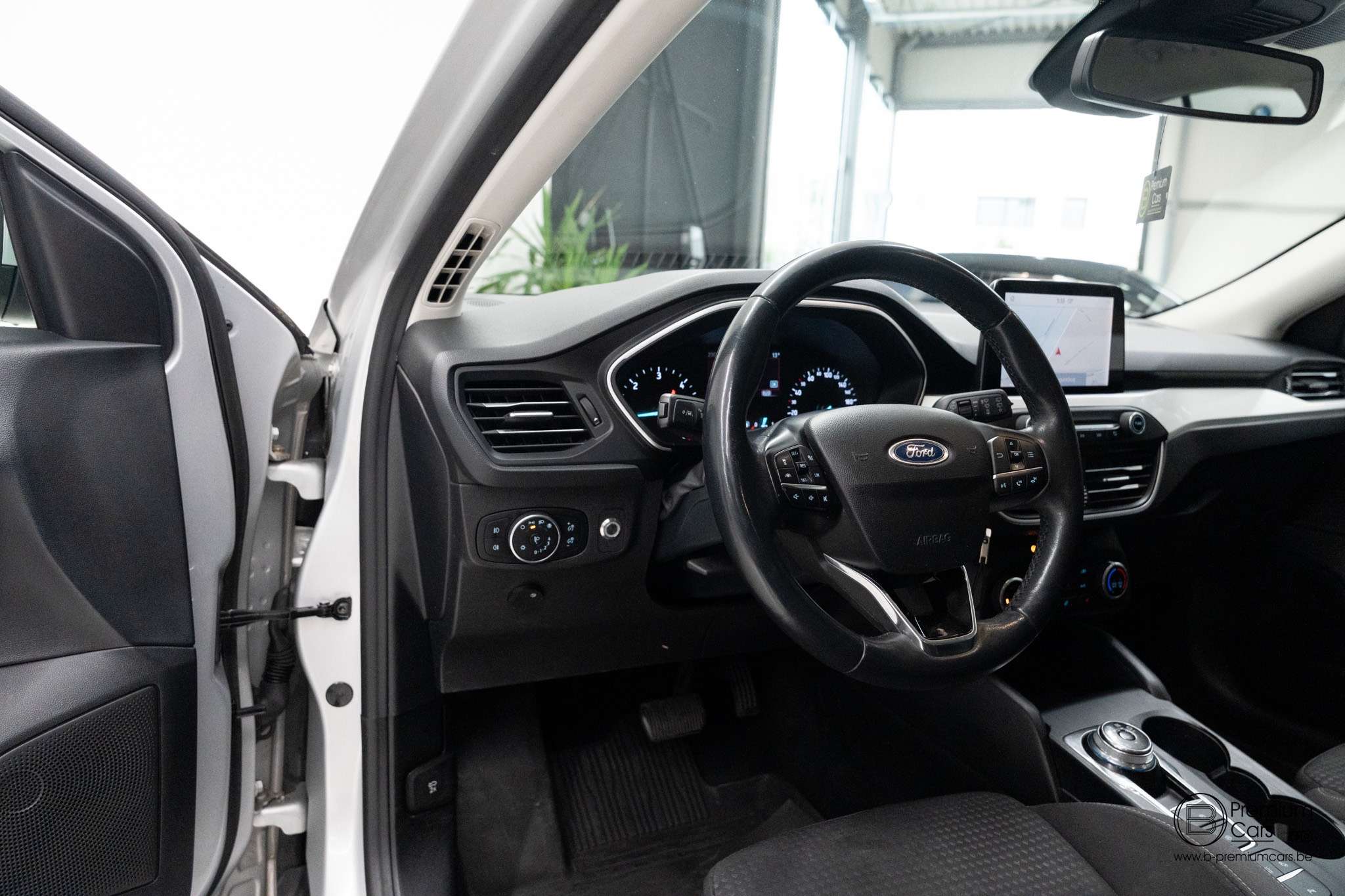 Ford Focus 1.5 lichte vracht! Automaat! Led, garantie, Acc!