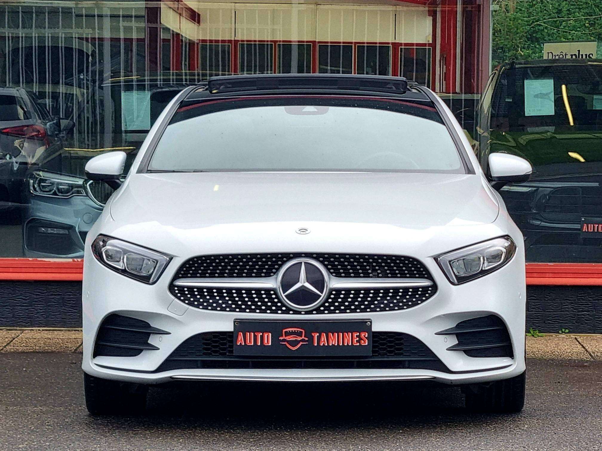 Mercedes-Benz A 250 AMG Line / 1er Main / Pano / TVAC / Full