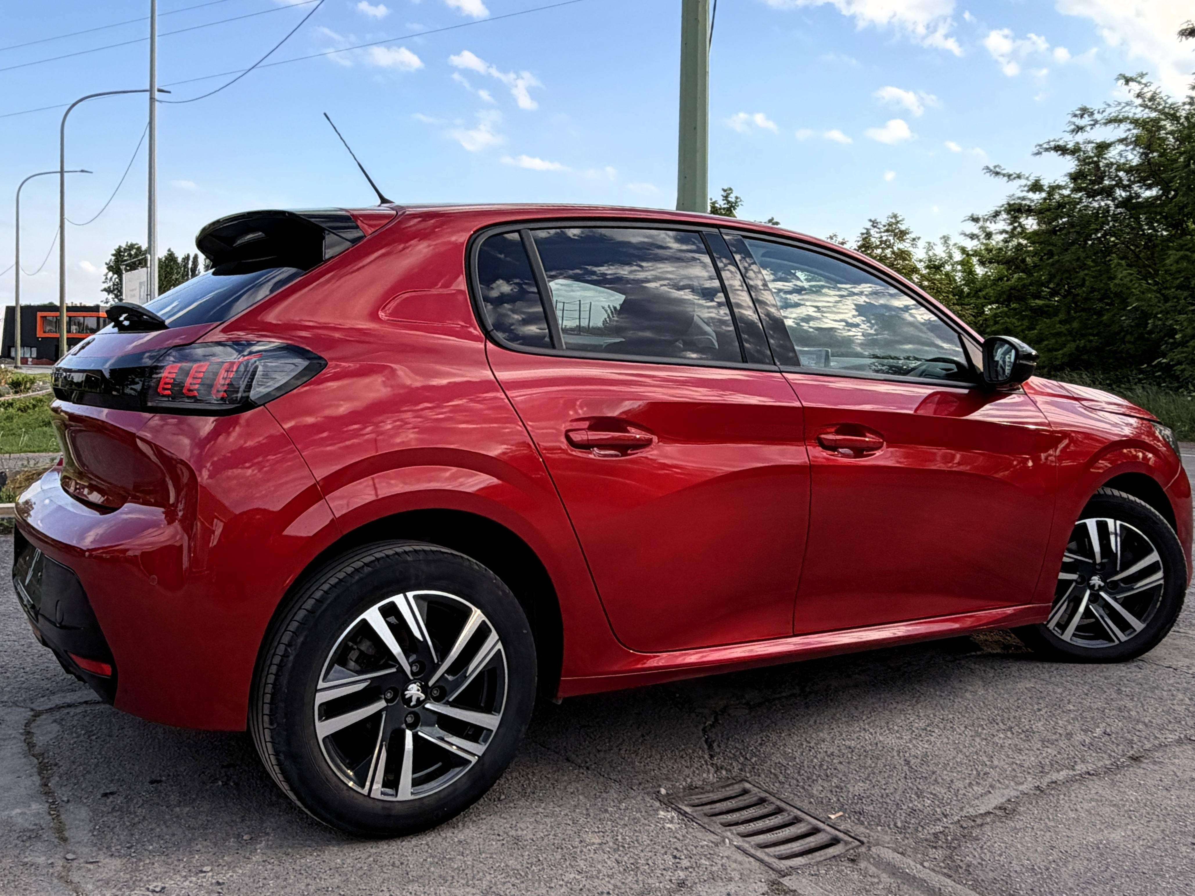Peugeot 208 1.5 BlueHDi Allure 1er PROPRIO/NAVI/CLIM/CRUISE/CARPLAY/LED/GARANTIE