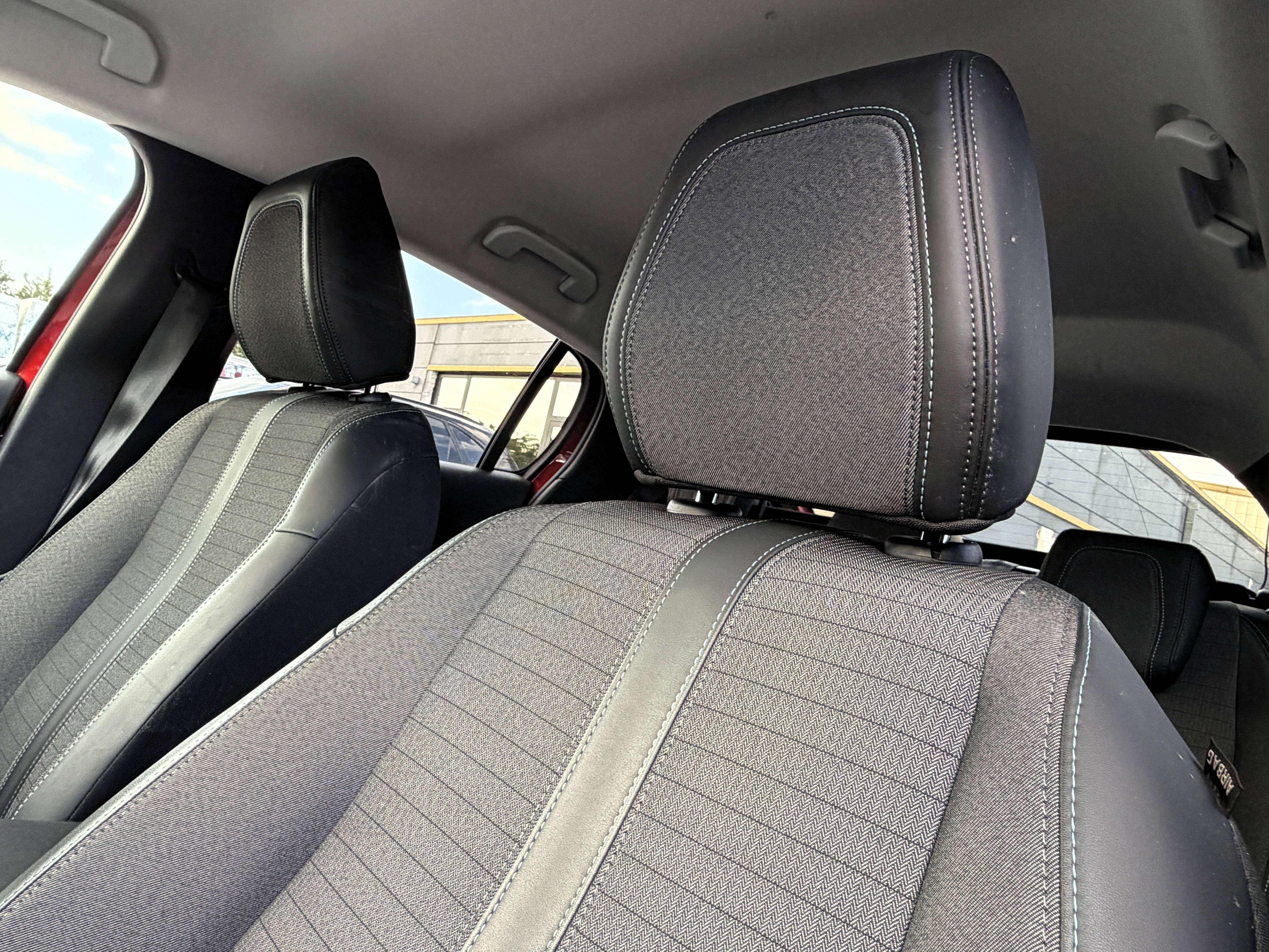 Peugeot 208 1.5 BlueHDi Allure 1er PROPRIO/NAVI/CLIM/CRUISE/CARPLAY/LED/GARANTIE