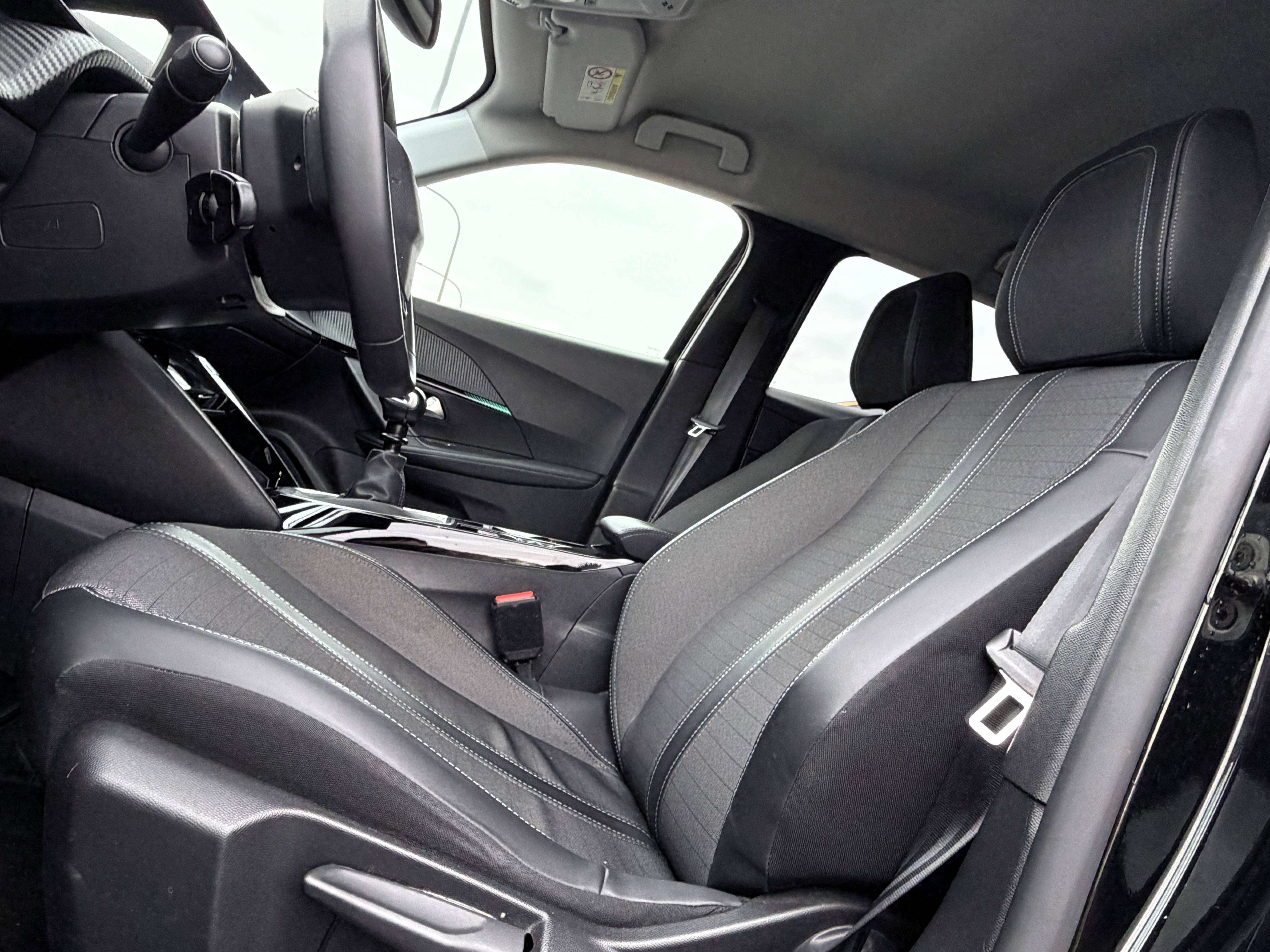 Peugeot 2008 1.5 BlueHDi Allure Pack 1er PROPRIO/NAVI/LED/CAMERA/CARPLAY/HISTORIQUE COMPLET
