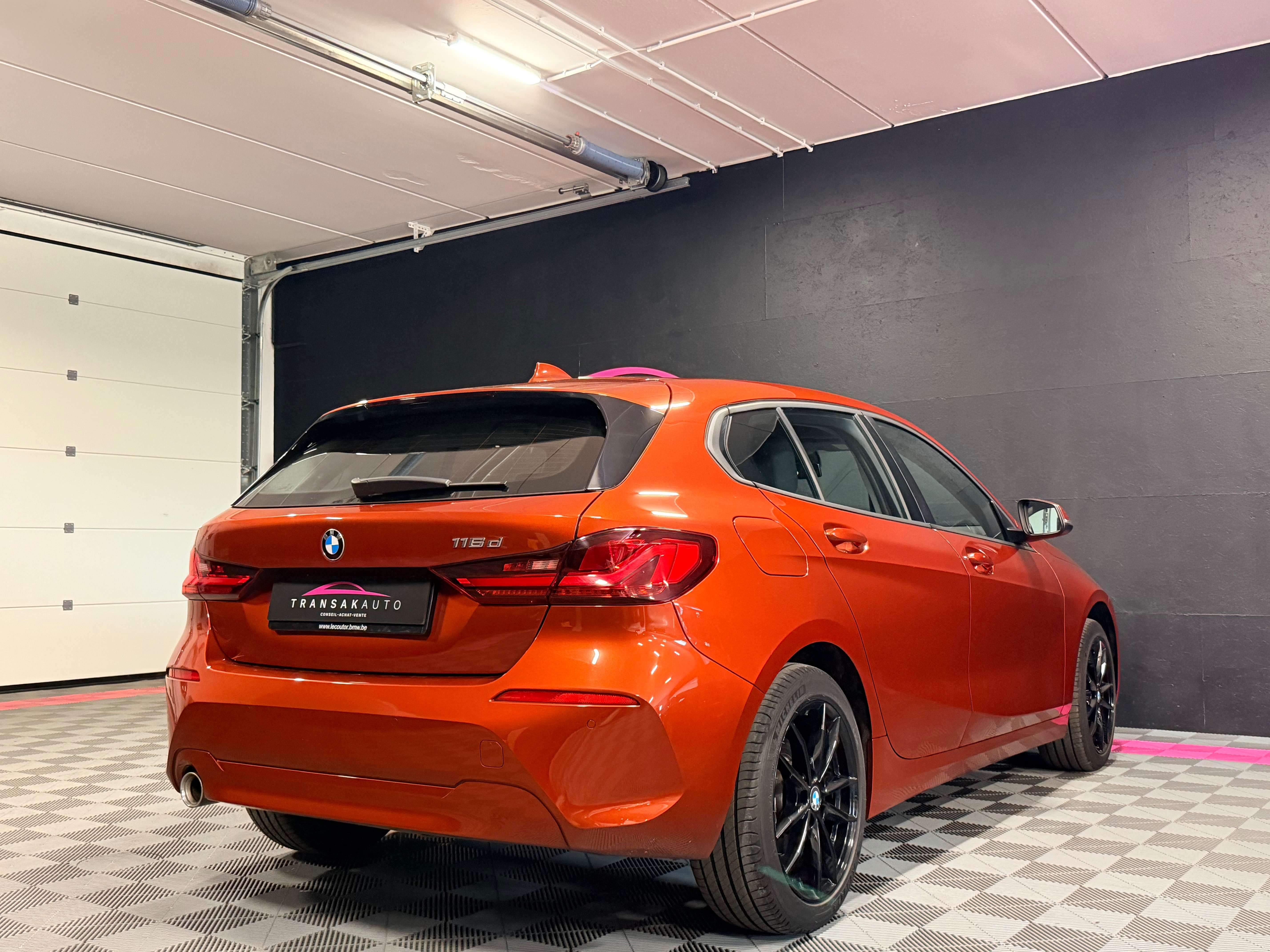 BMW 116 d Avantage - Affichage tête haute — Sièges chauffants — CarPlay
