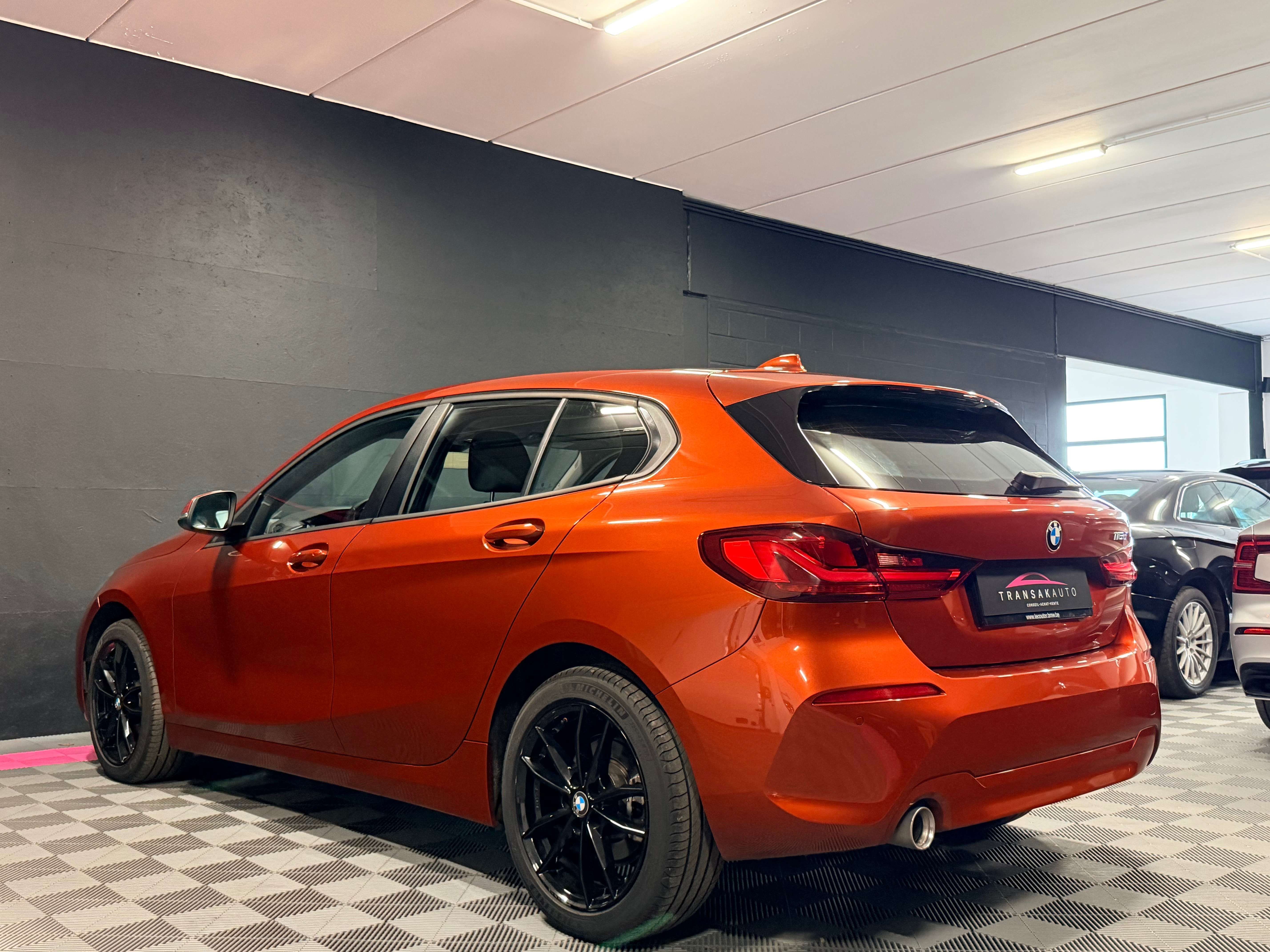 BMW 116 d Avantage - Affichage tête haute — Sièges chauffants — CarPlay