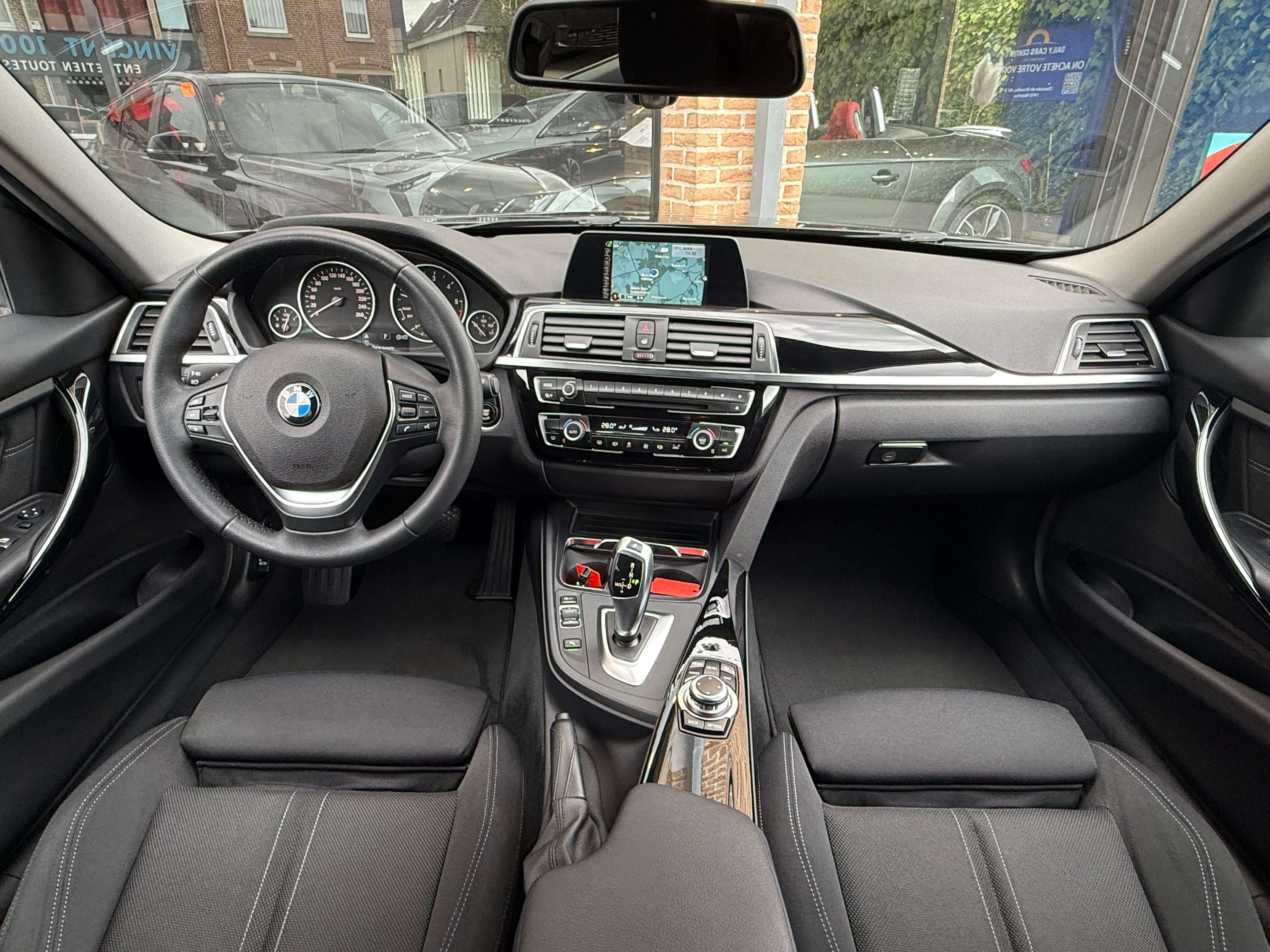 BMW 320 dAuto Led I Carnet BMW I Attelage