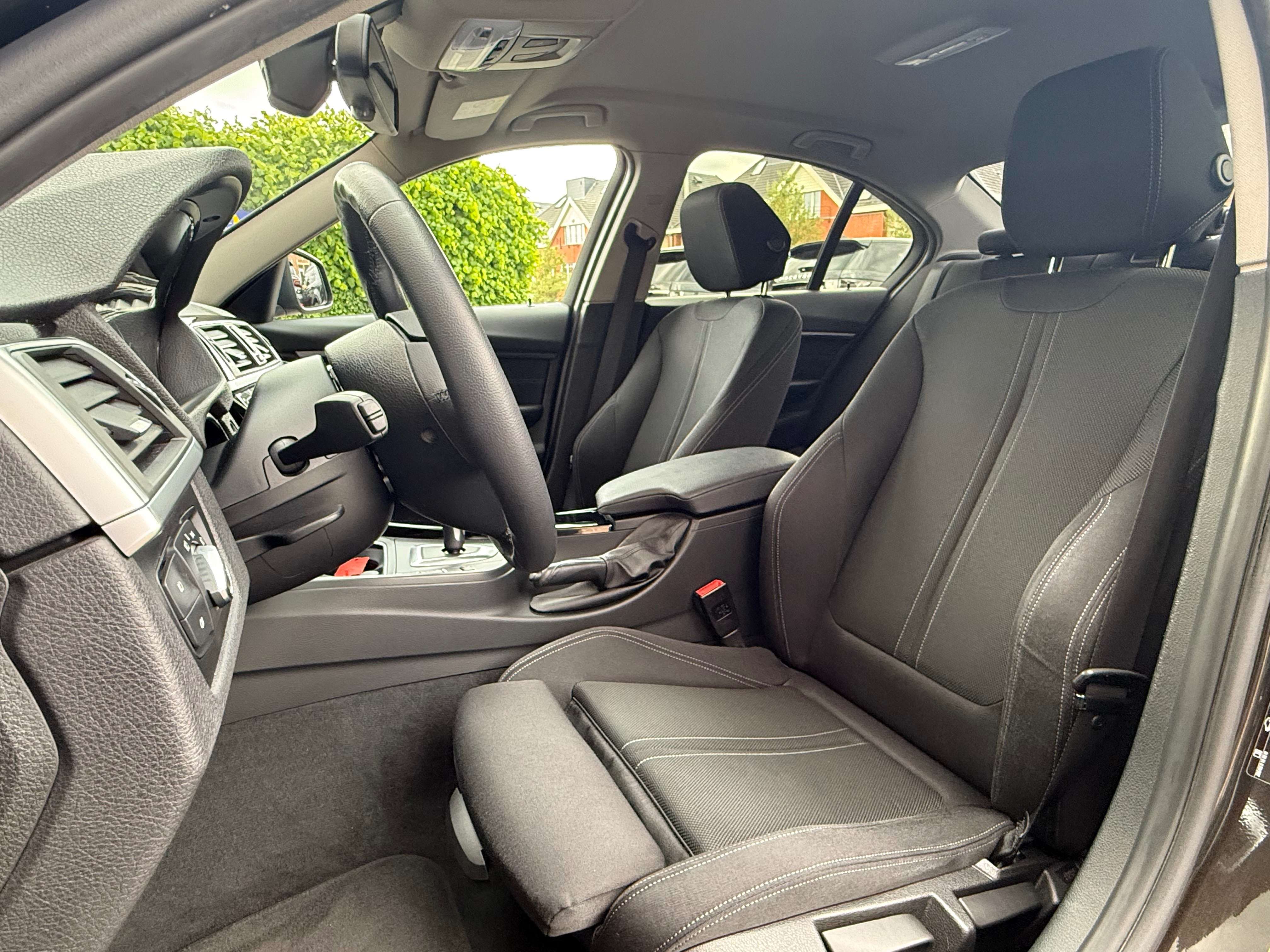 BMW 320 dAuto Led I Carnet BMW I Attelage