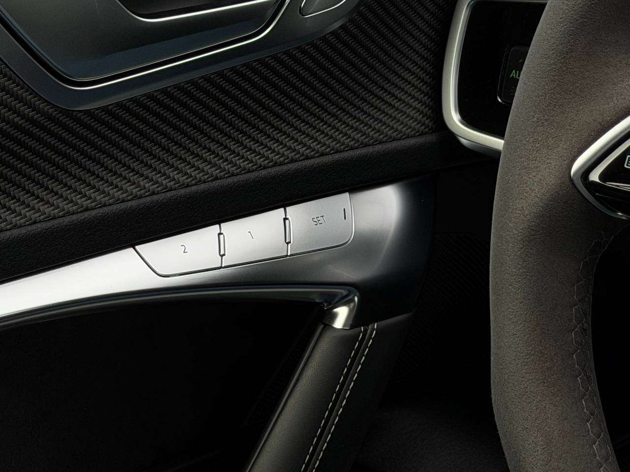 Audi RS6 QUATTRO FULL OPTION COMPLETE AKRAPOVIČ UNIEK