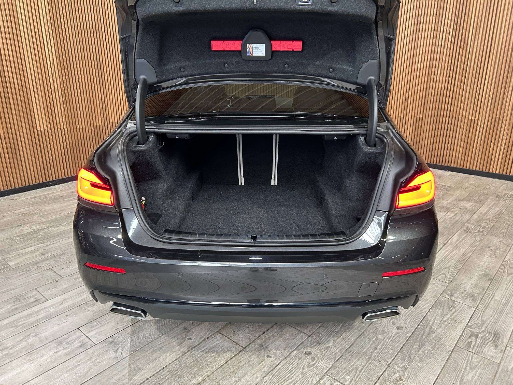 BMW 518 dA Berline Alu19"/Led/Leder/Cam/GpsPro/VerwZet/Carplay *1j garantie*