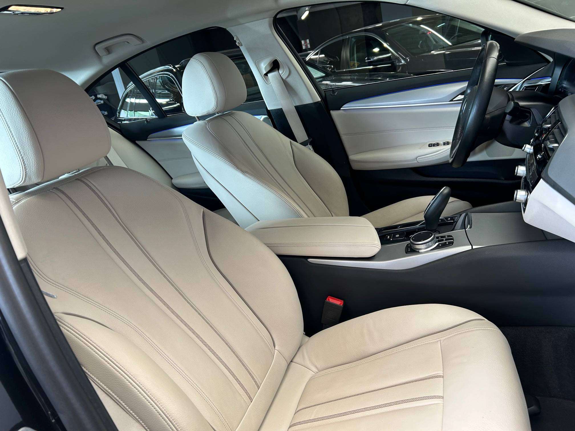 BMW 518 dA Berline Alu19"/Led/Leder/Cam/GpsPro/VerwZet/Carplay *1j garantie*