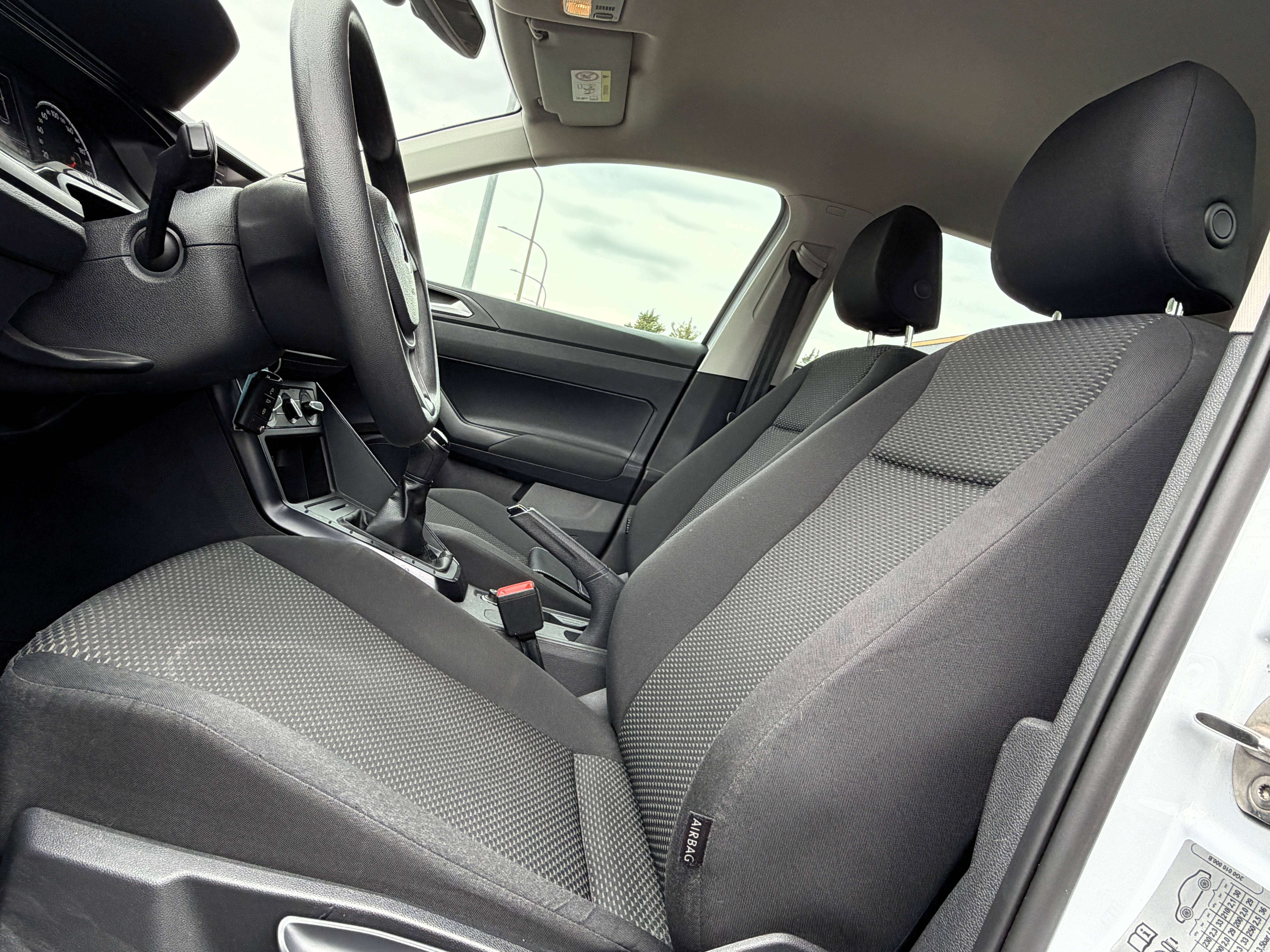 Volkswagen Polo 1.0i Trendline 1er PROPRIO/NAVI-CARPLAY-ANDROID/CRUISE/CLIM/LED