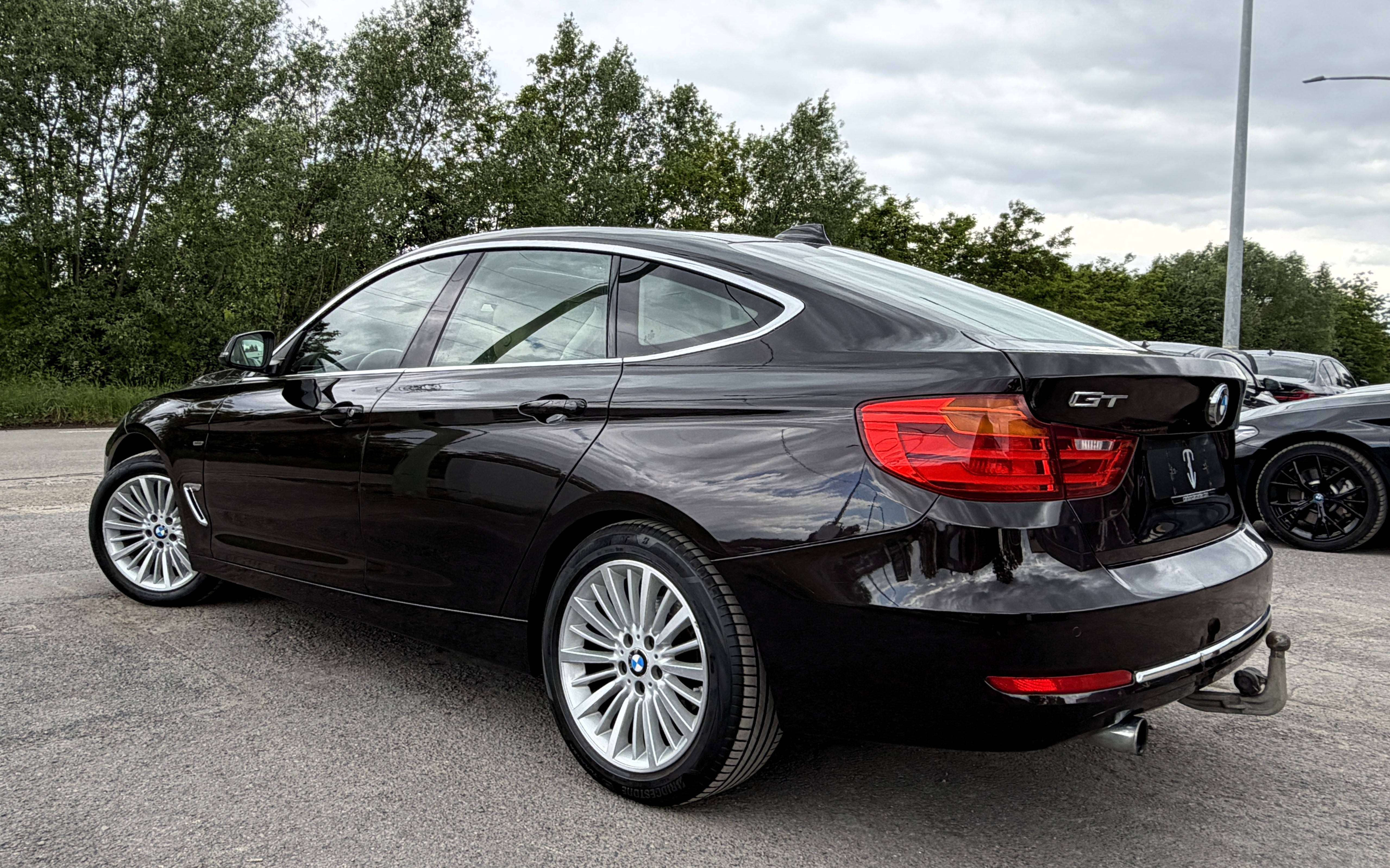 BMW 320 iA Gran Turismo Luxury Line CUIR/NAVI/PANO/KEYLESS/PARK ASSIST/FULL LED