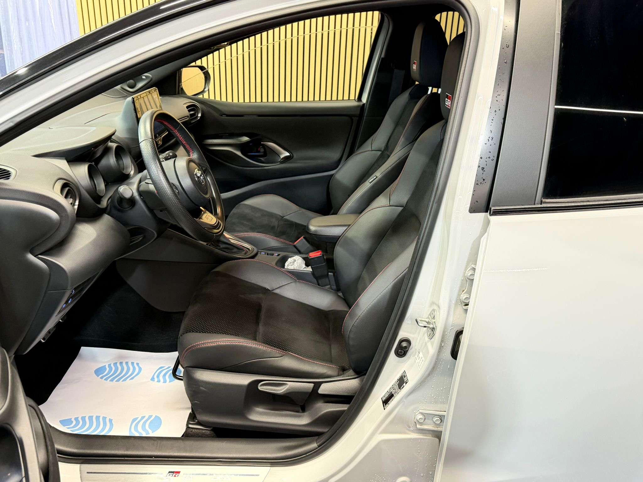 Toyota Yaris Hybrid 1.5i VVT-i * SPORT * FINITION GR * BOÎTE AUTO *