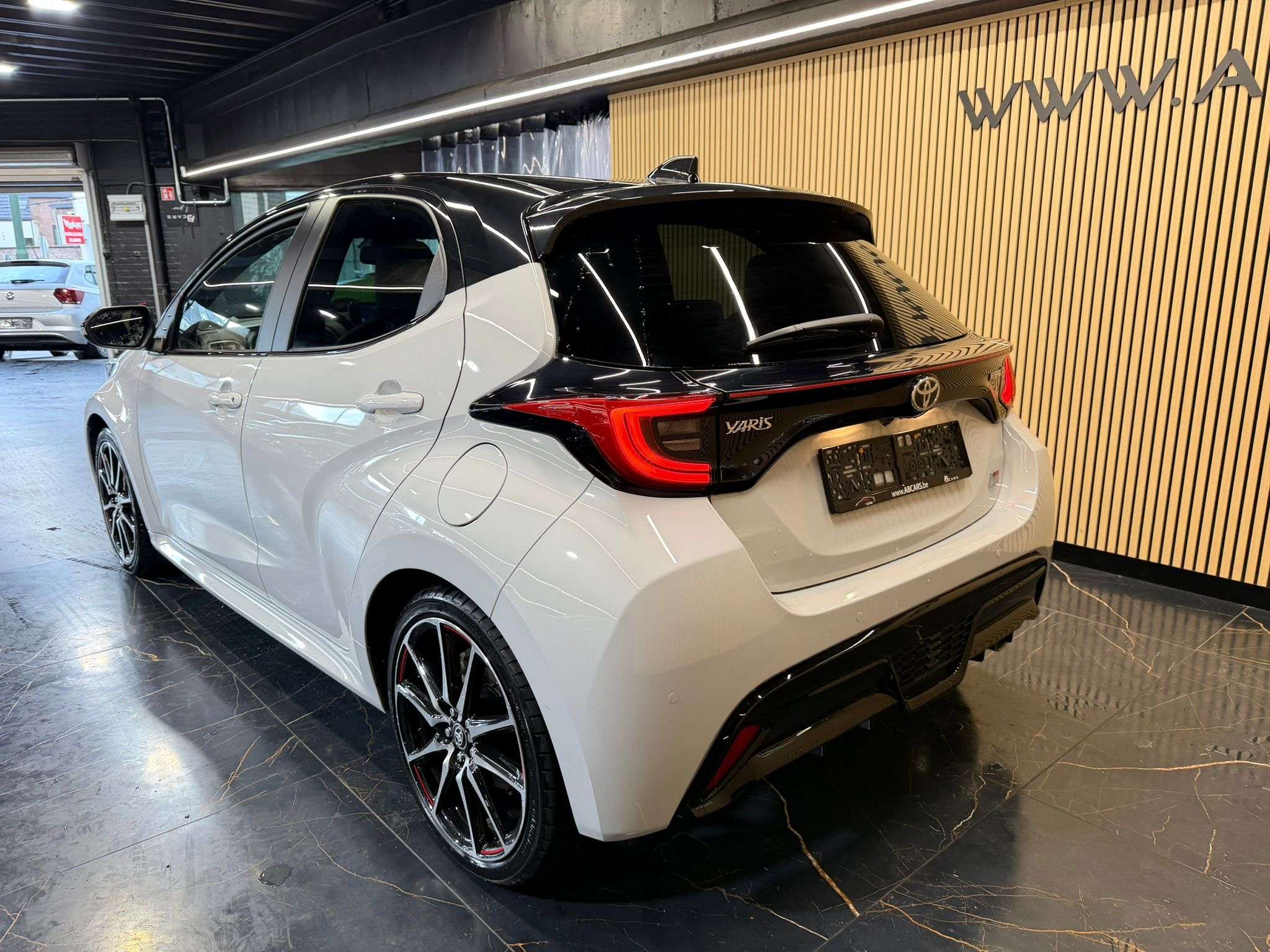 Toyota Yaris Hybrid 1.5i VVT-i * SPORT * FINITION GR * BOÎTE AUTO *