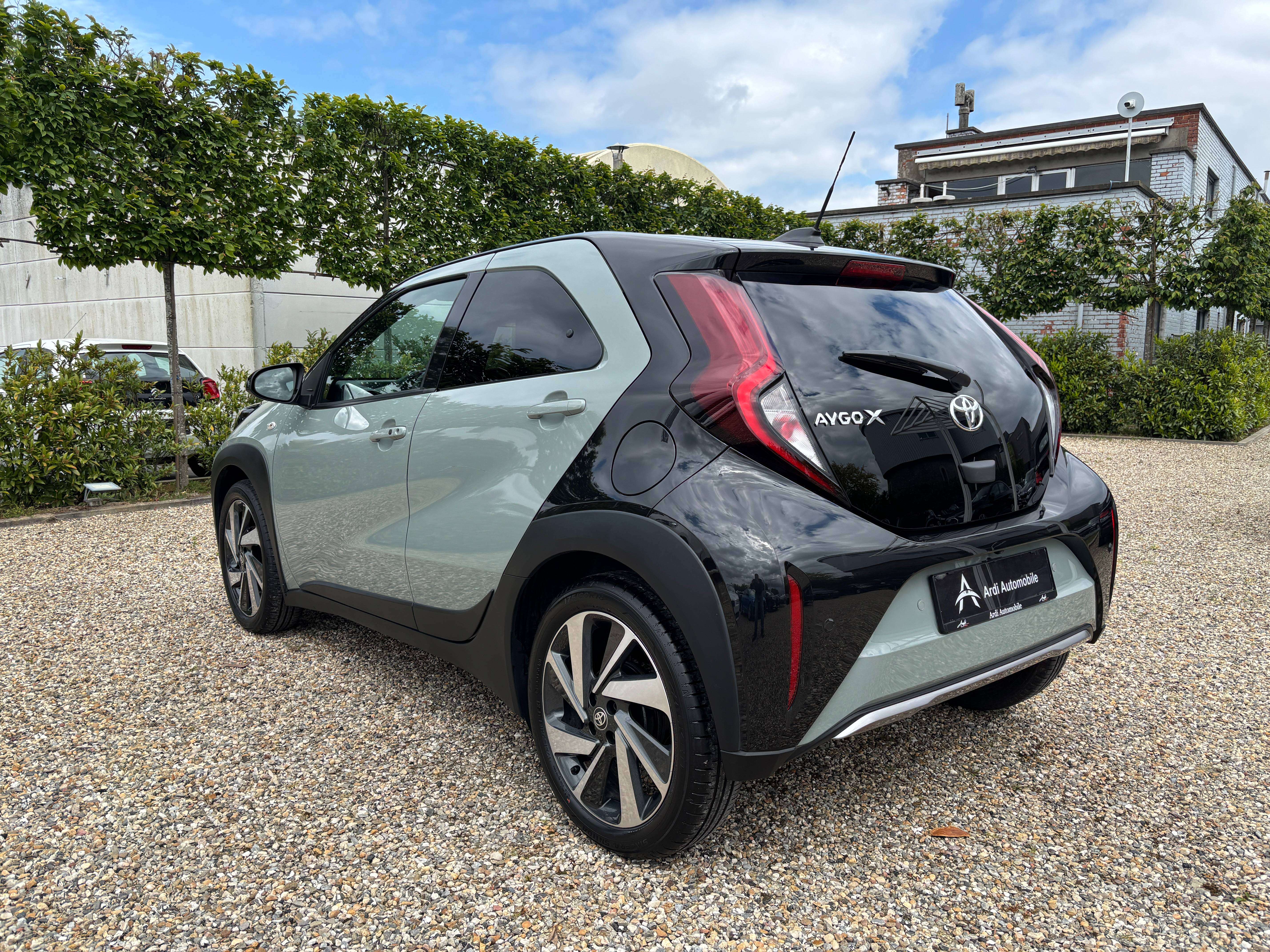Toyota Aygo X 1.0i *CARPLAY*SIEGE CHAUFF*JBL*CAMERA*1ER PROPRIO*GARANTIE*
