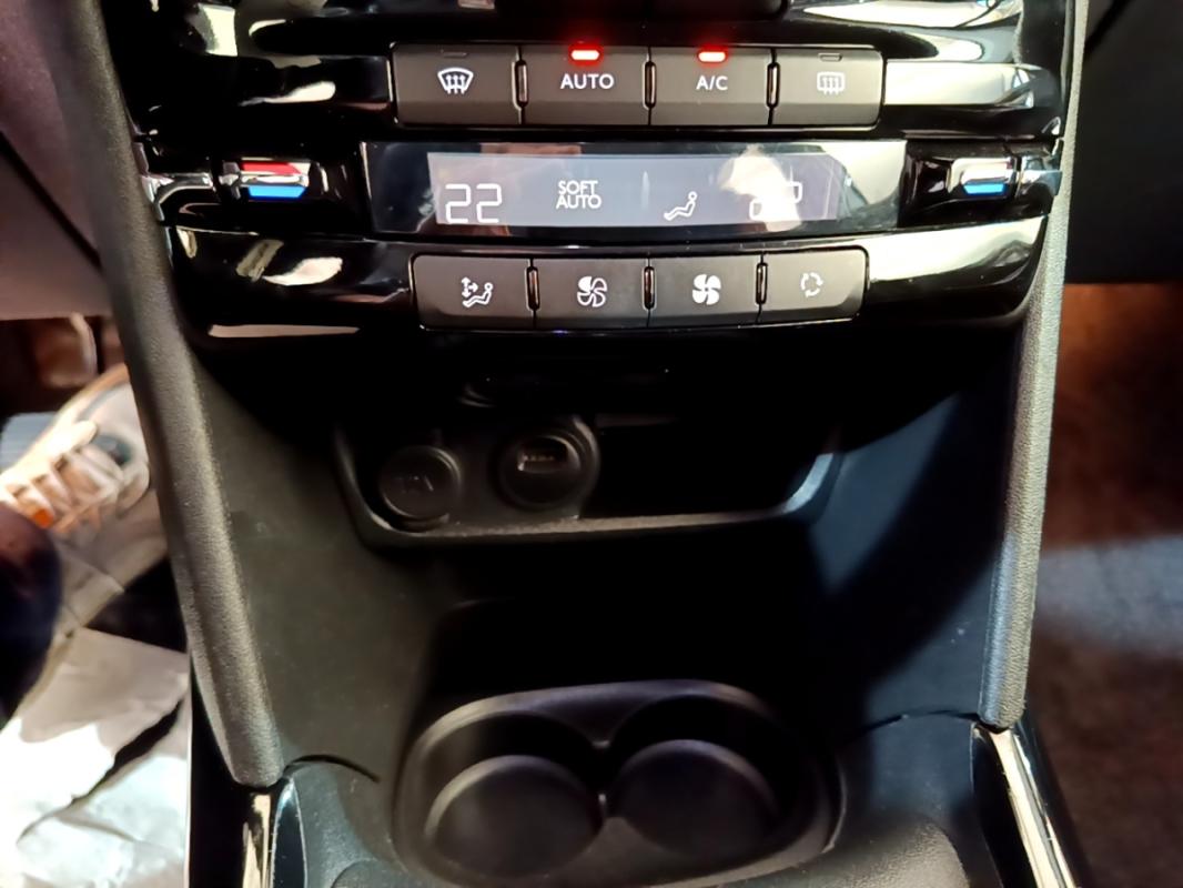 Peugeot 2008 BlueHDi 120 S&S EAT6 Allure Business