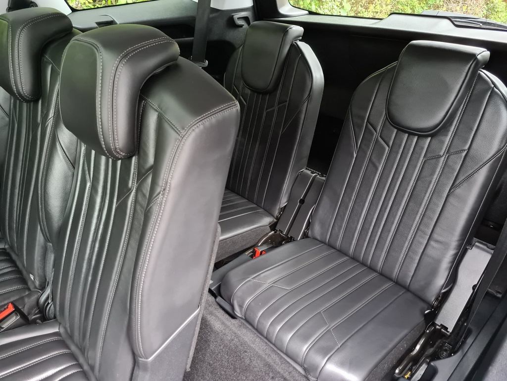 Peugeot 5008 II 2.0 BLUEHDI 180 S&S ALLURE BUSINESS EAT8