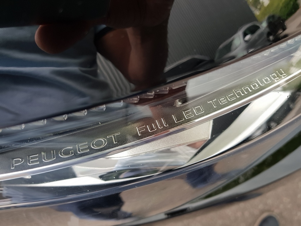 Peugeot 5008 II 2.0 BLUEHDI 180 S&S ALLURE BUSINESS EAT8