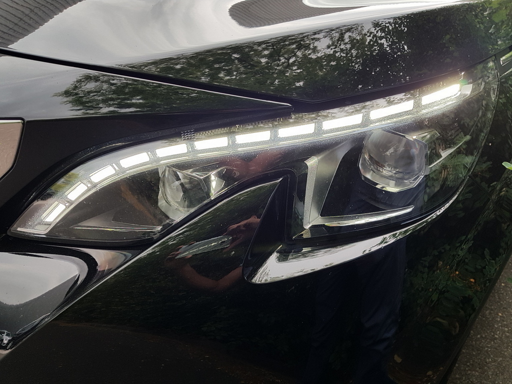 Peugeot 5008 II 2.0 BLUEHDI 180 S&S ALLURE BUSINESS EAT8