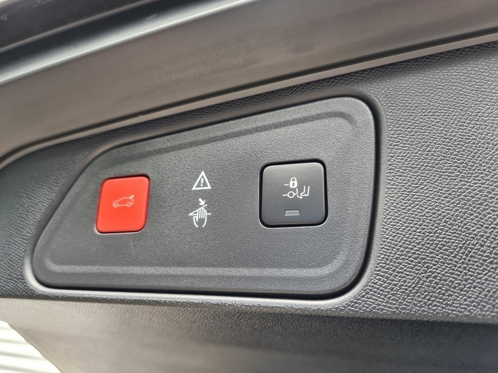 Peugeot 5008 II 2.0 BLUEHDI 180 S&S ALLURE BUSINESS EAT8
