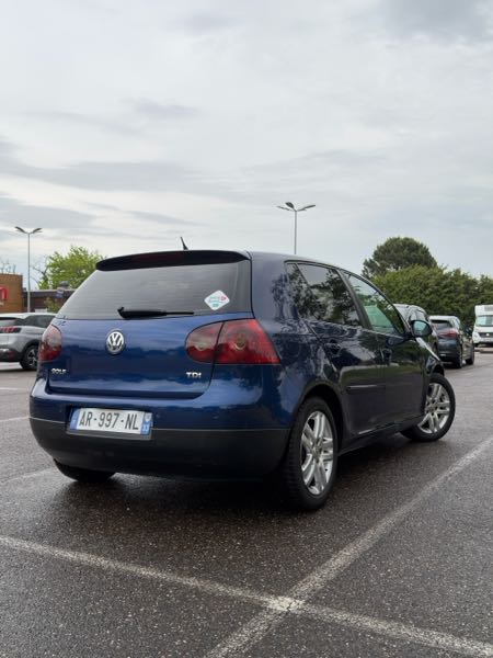 Volkswagen Golf V 1.9 TDI 105 CONFORTLINE 5P