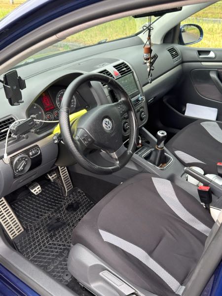 Volkswagen Golf V 1.9 TDI 105 CONFORTLINE 5P