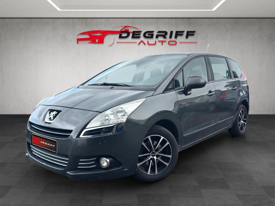 Peugeot 5008 1.6 e-HDi 115ch FAP BMP6 BLUE LION Série Spéciale Family 7pl