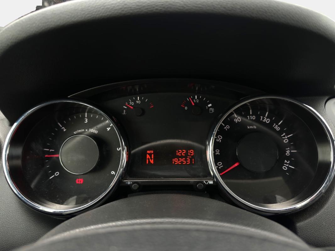 Peugeot 5008 1.6 e-HDi 115ch FAP BMP6 BLUE LION Série Spéciale Family 7pl