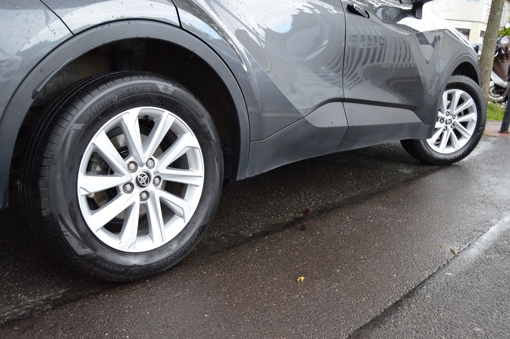 Toyota C-HR 1.8 HYBRIDE 140CH DYNAMIC BUSINESS NG23