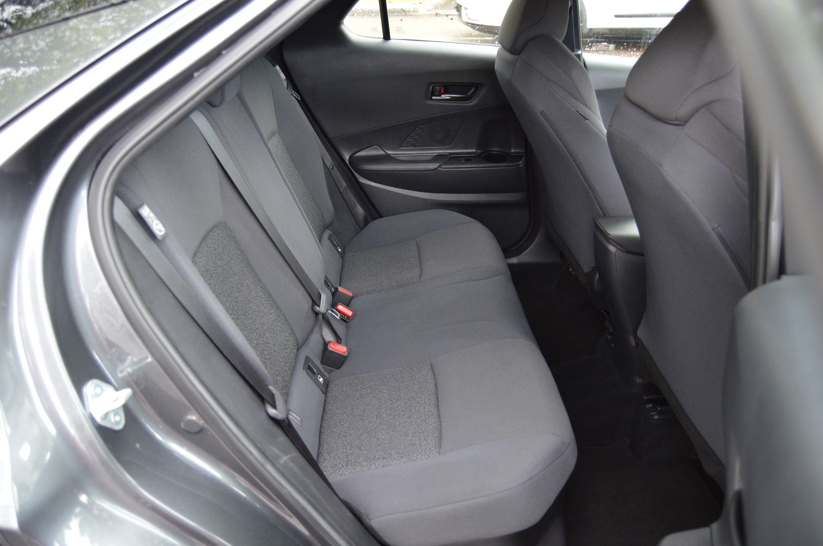 Toyota C-HR 1.8 HYBRIDE 140CH DYNAMIC BUSINESS NG23