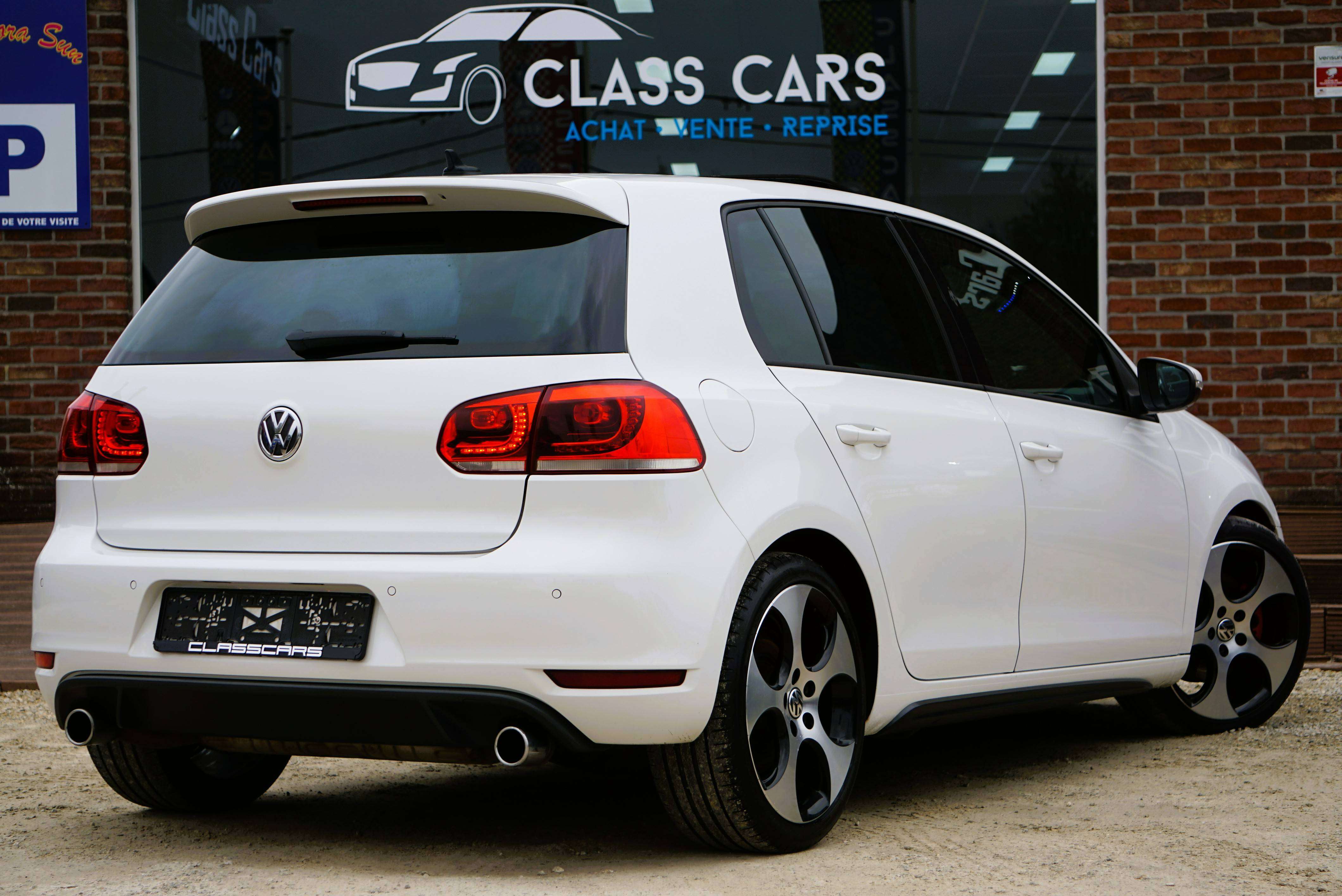 Volkswagen Golf GTI 2.0 TSI NAVI Bi-XENON PDC AV/AR CARNET COMPLET