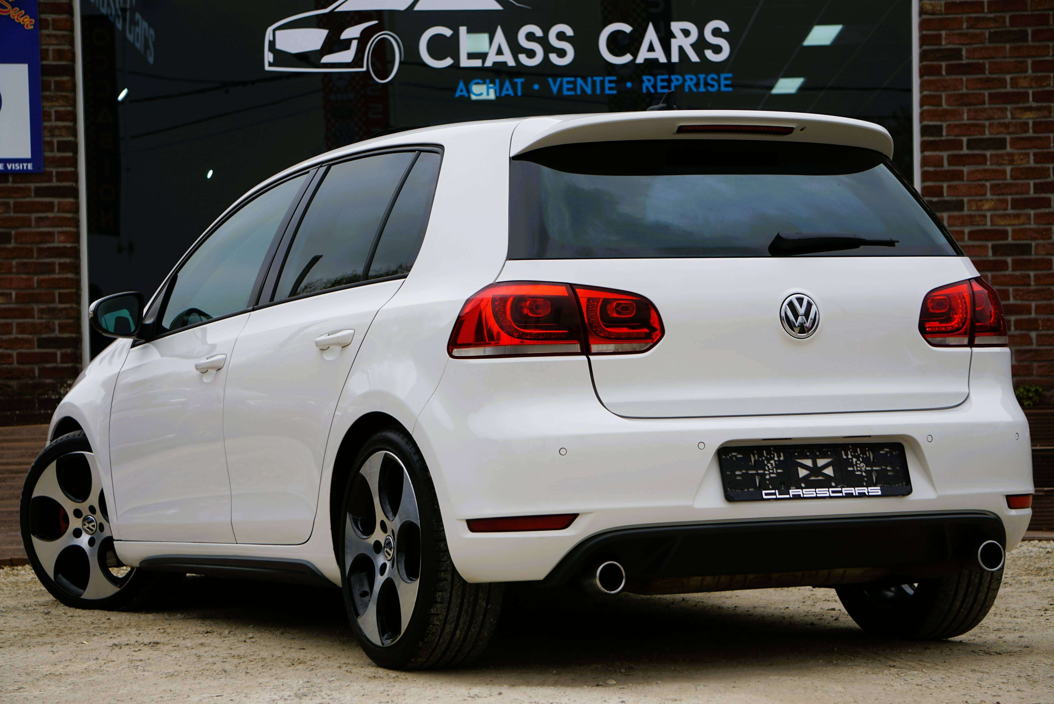 Volkswagen Golf GTI 2.0 TSI NAVI Bi-XENON PDC AV/AR CARNET COMPLET