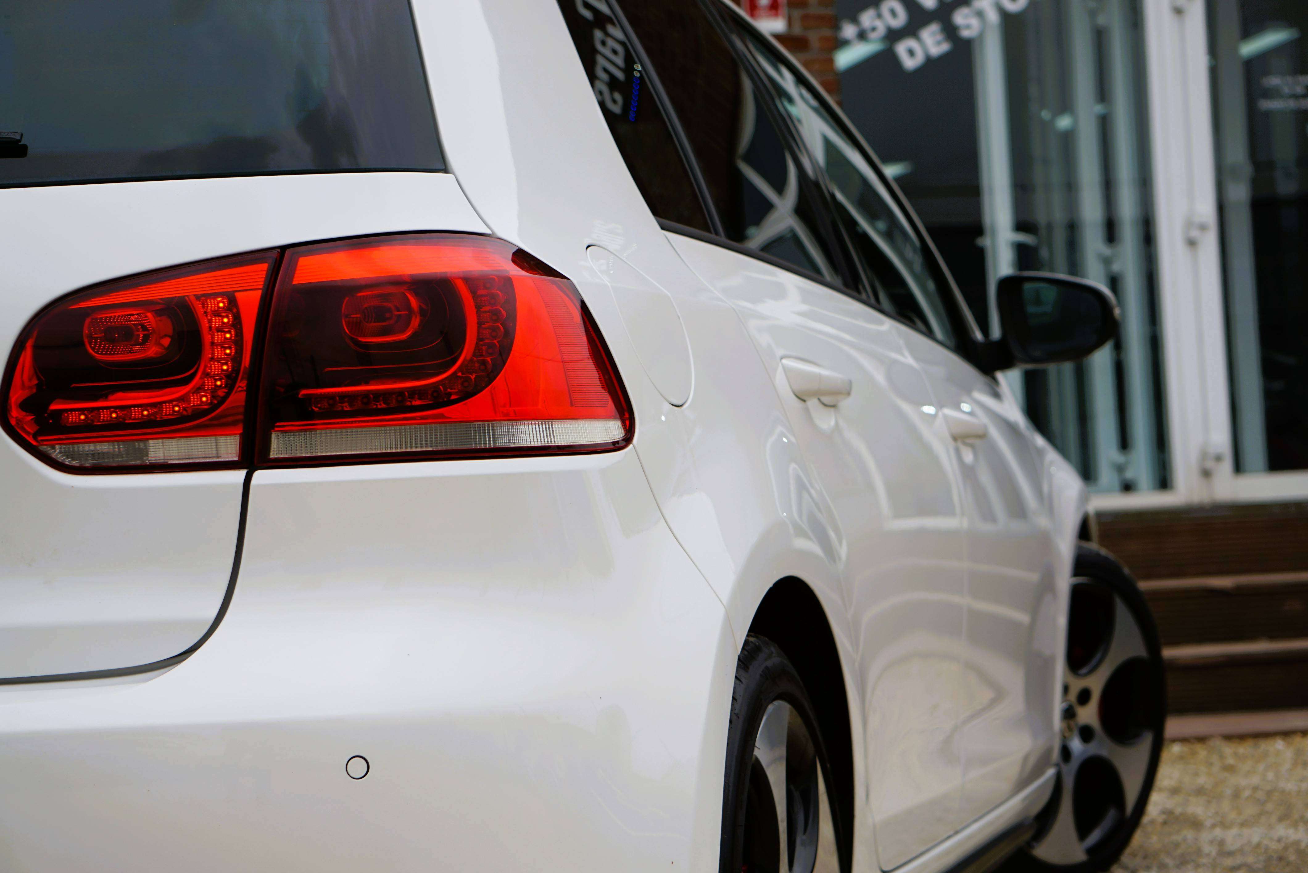 Volkswagen Golf GTI 2.0 TSI NAVI Bi-XENON PDC AV/AR CARNET COMPLET