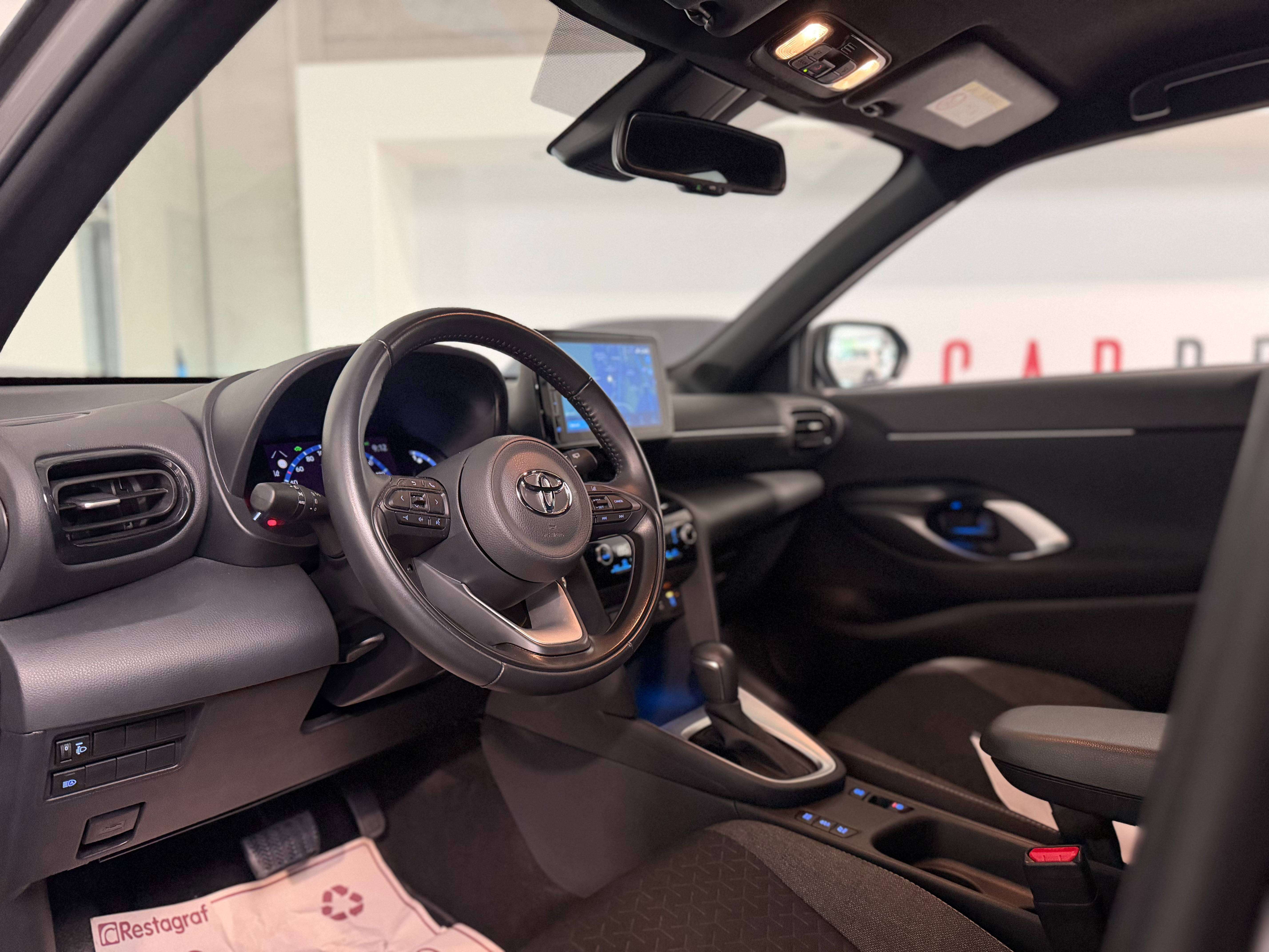 Toyota Yaris Cross Hybrid 1.5i VVT-i Dynamic Plus Bi-Tone E-CVT/CARPLAY/CLIM AUTO/PDC AV+ARR+CAM/GARANTIE TOYOTA 10ANS